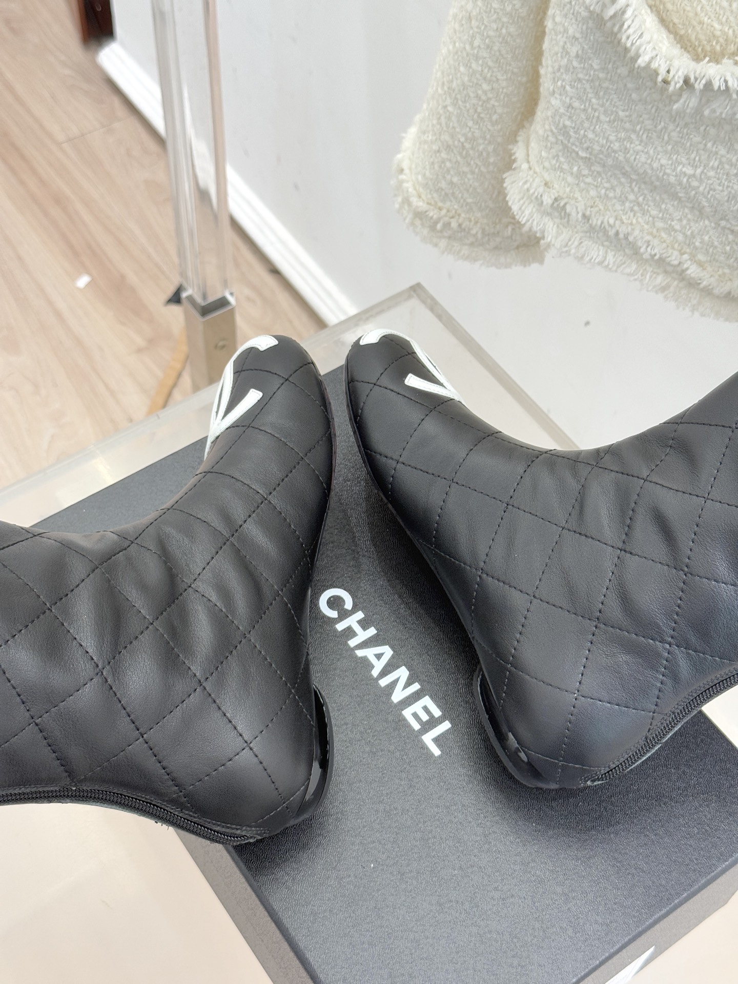 CHANE*｜小香经典大双C菱格中古中筒靴这双丽珍鞋 简直是时尚长河里的璀璨明珠它的设计极具辨识度 大双