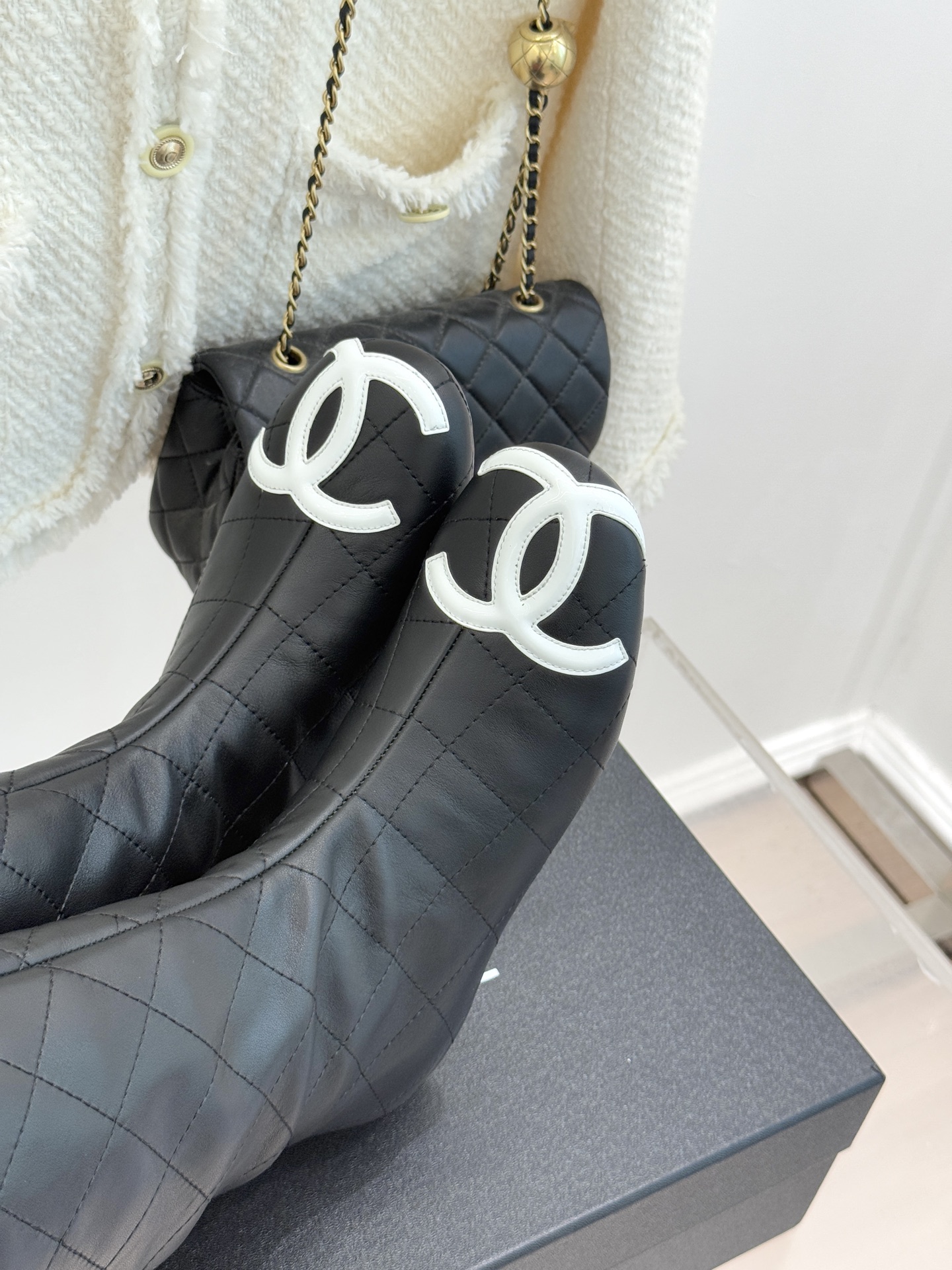 CHANE*｜小香经典大双C菱格中古中筒靴这双丽珍鞋 简直是时尚长河里的璀璨明珠它的设计极具辨识度 大双