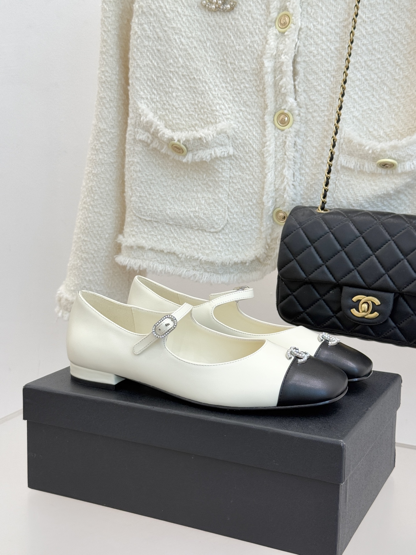 CHANE*｜小香25k新品水钻双C平底玛丽珍单鞋对它一见钟情 不夸张哦～这大概就是小香的魅力 总是很懂