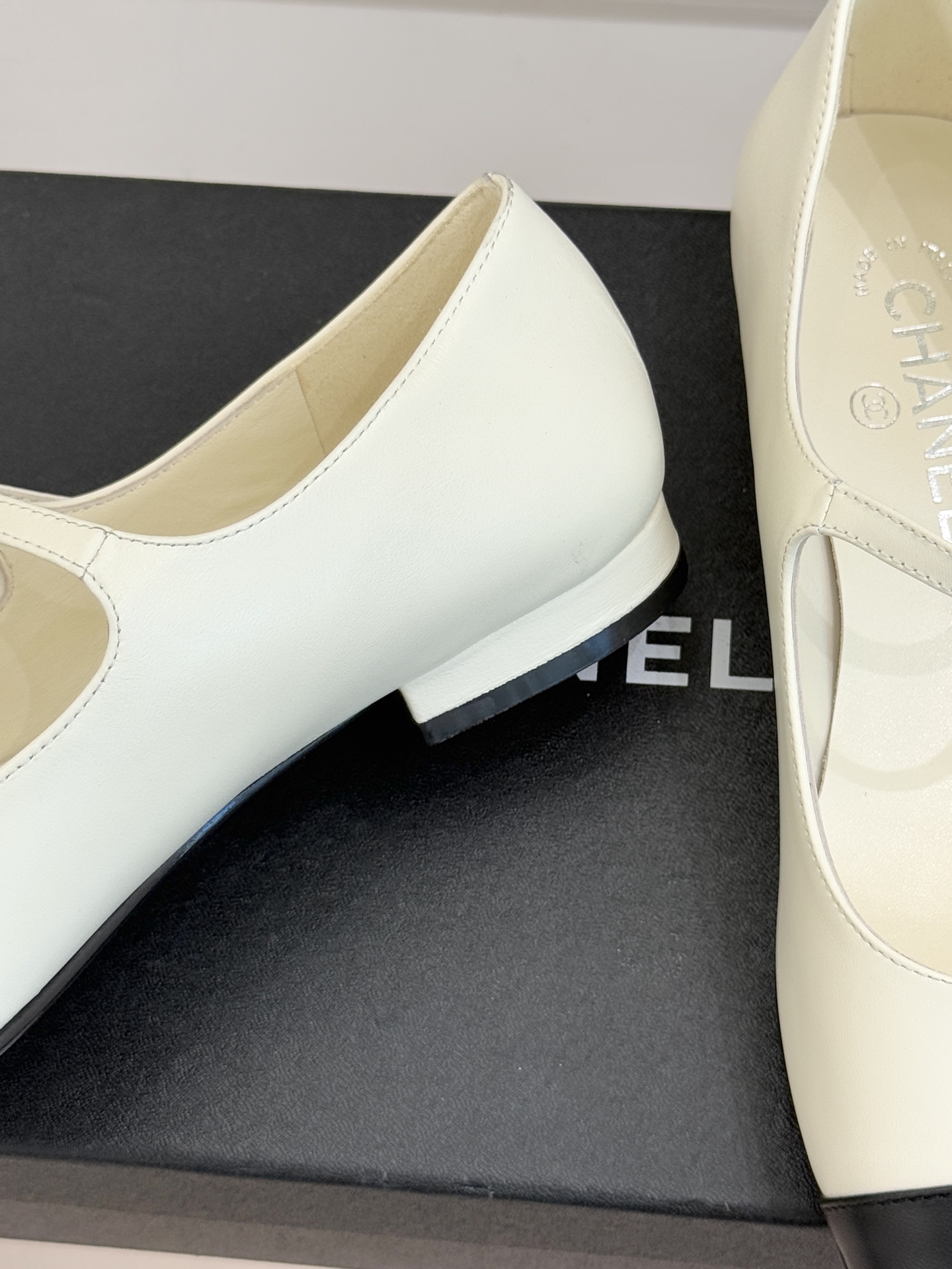 CHANE*｜小香25k新品水钻双C平底玛丽珍单鞋对它一见钟情 不夸张哦～这大概就是小香的魅力 总是很懂