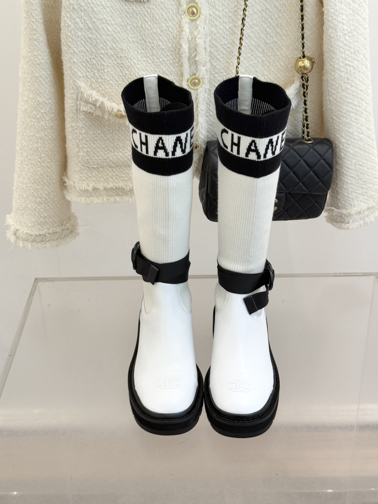 CHANE*｜小香经典字母双C厚底袜子靴延续1925年创立的经典设计基因简洁线条中透着无需言说的奢牌辨识