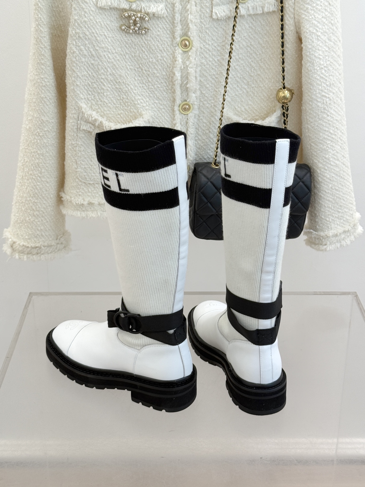 CHANE*｜小香经典字母双C厚底袜子靴延续1925年创立的经典设计基因简洁线条中透着无需言说的奢牌辨识