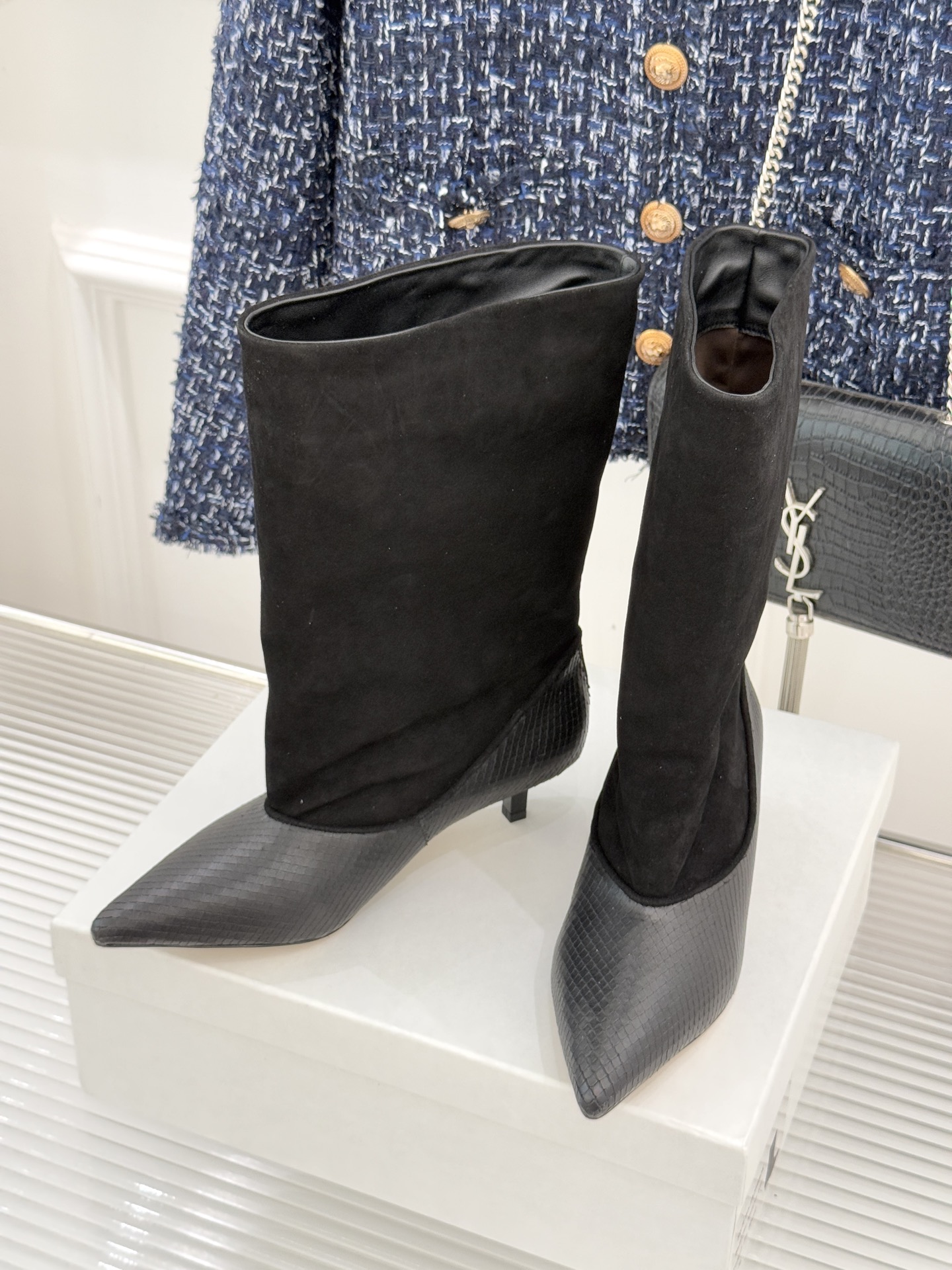 JACQUES 25WF秋冬新品复古尖头猫跟弹力靴当利落尖头遇上灵动猫跟设计这双靴便成了秋冬优雅穿搭的“