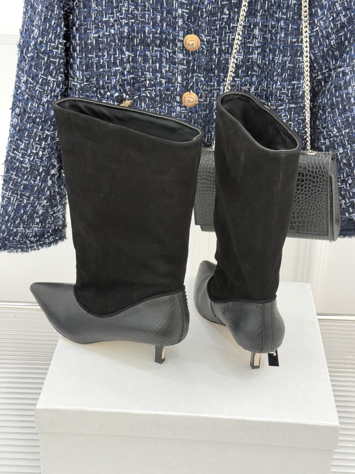 JACQUES 25WF秋冬新品复古尖头猫跟弹力靴当利落尖头遇上灵动猫跟设计这双靴便成了秋冬优雅穿搭的“