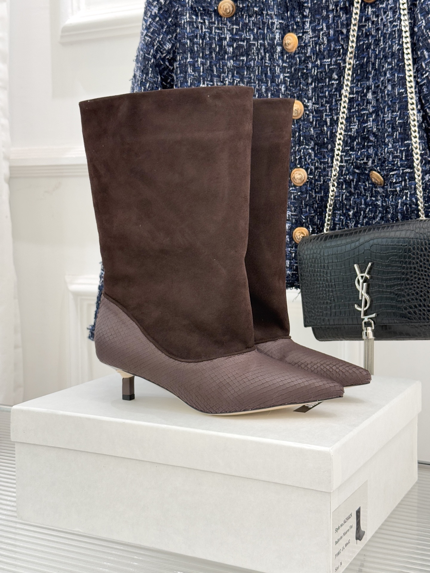 JACQUES 25WF秋冬新品复古尖头猫跟弹力靴当利落尖头遇上灵动猫跟设计这双靴便成了秋冬优雅穿搭的“