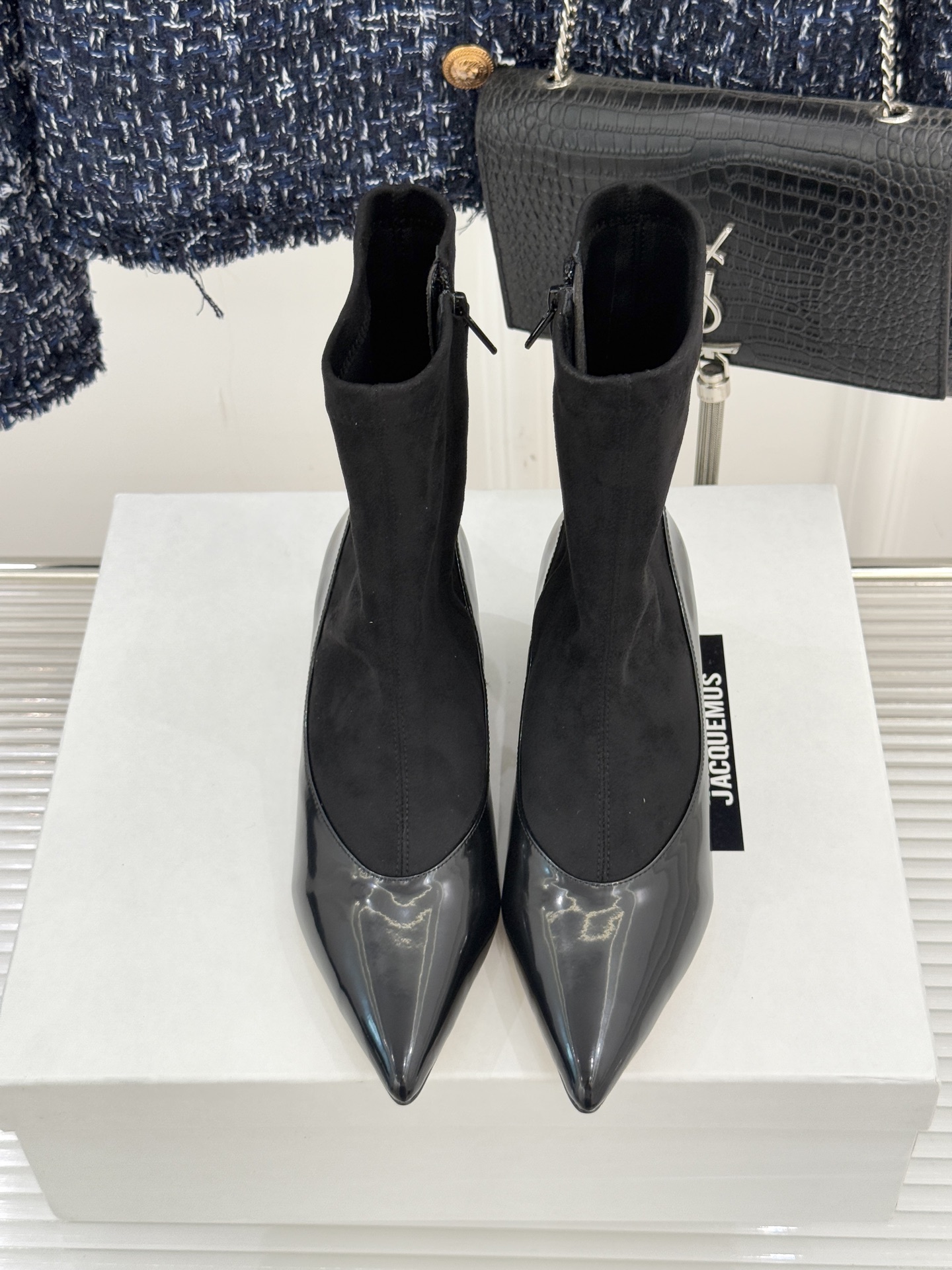 JACQUES 25WF秋冬新品复古尖头猫跟弹力靴当利落尖头遇上灵动猫跟设计这双靴便成了秋冬优雅穿搭的“