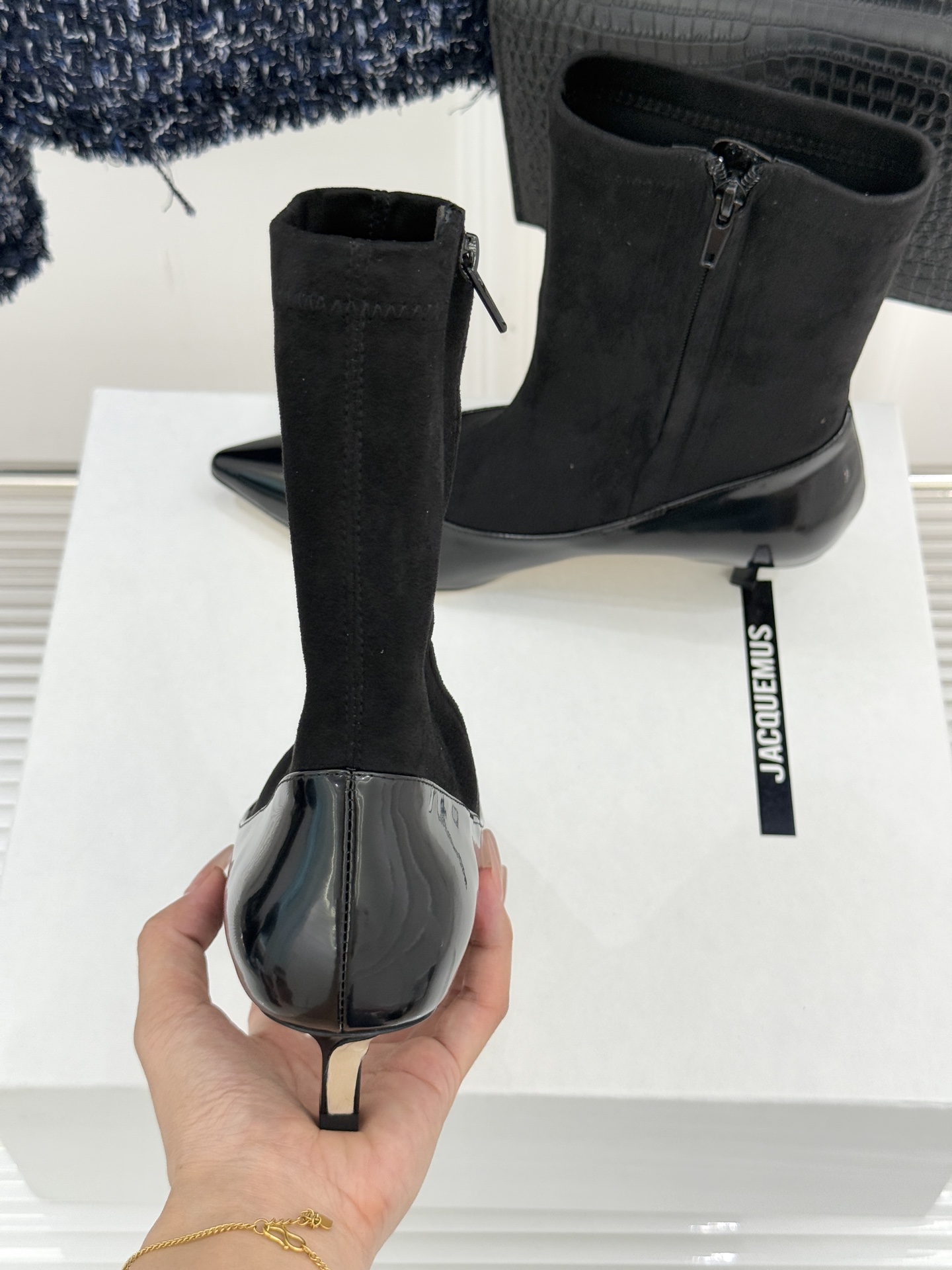 JACQUES 25WF秋冬新品复古尖头猫跟弹力靴当利落尖头遇上灵动猫跟设计这双靴便成了秋冬优雅穿搭的“