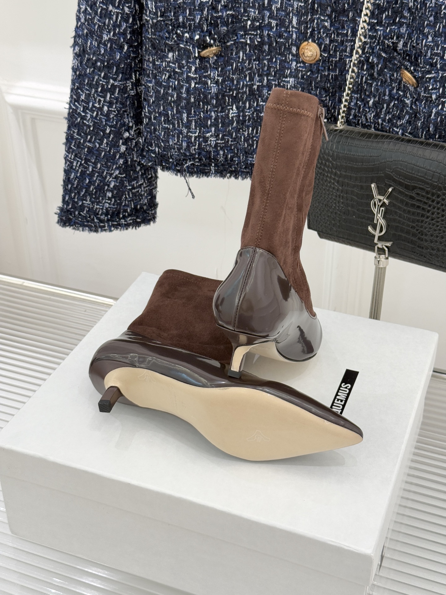 JACQUES 25WF秋冬新品复古尖头猫跟弹力靴当利落尖头遇上灵动猫跟设计这双靴便成了秋冬优雅穿搭的“