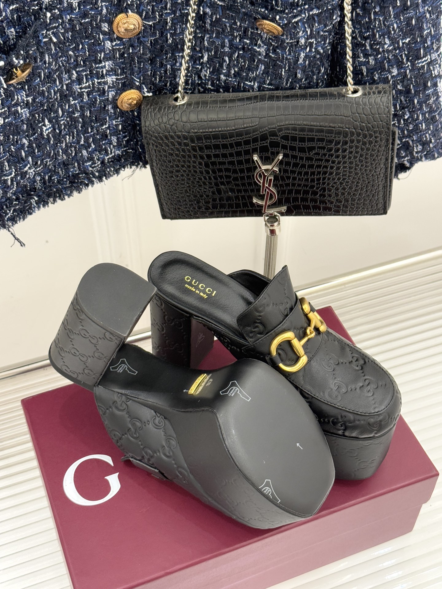 Gucci/古驰25WF新品防水台马衔扣高跟拖鞋承袭品牌马术本源的传奇印记标志性马衔扣以浅金色调闪耀鞋面