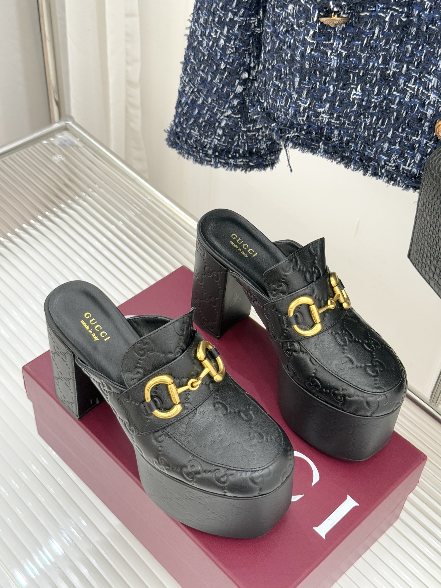 Gucci/古驰25WF新品防水台马衔扣高跟拖鞋承袭品牌马术本源的传奇印记标志性马衔扣以浅金色调闪耀鞋面