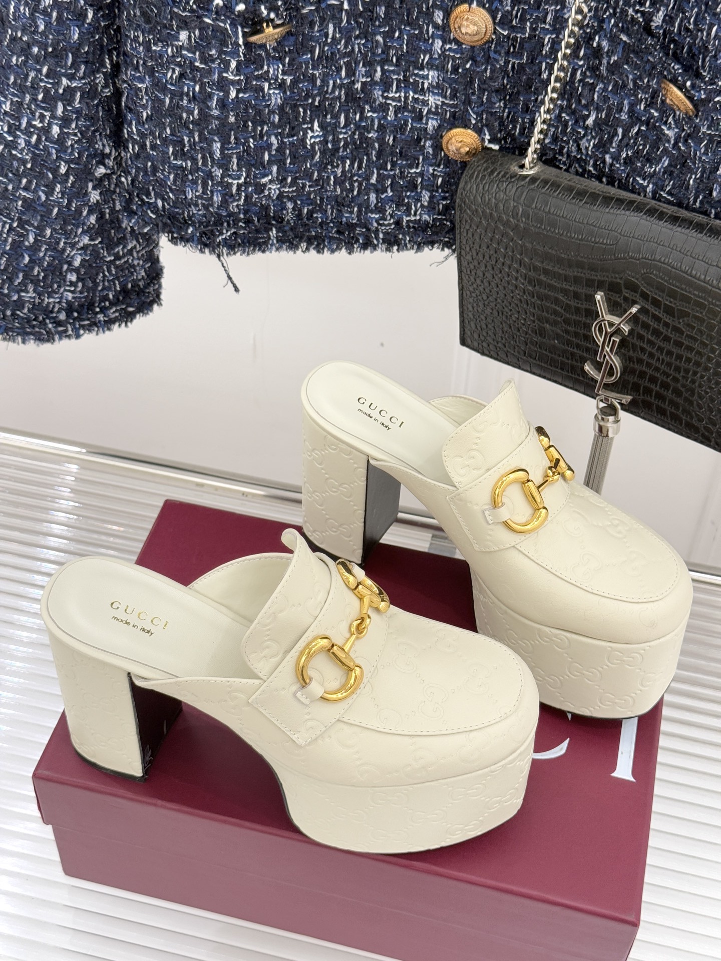 Gucci/古驰25WF新品防水台马衔扣高跟拖鞋承袭品牌马术本源的传奇印记标志性马衔扣以浅金色调闪耀鞋面