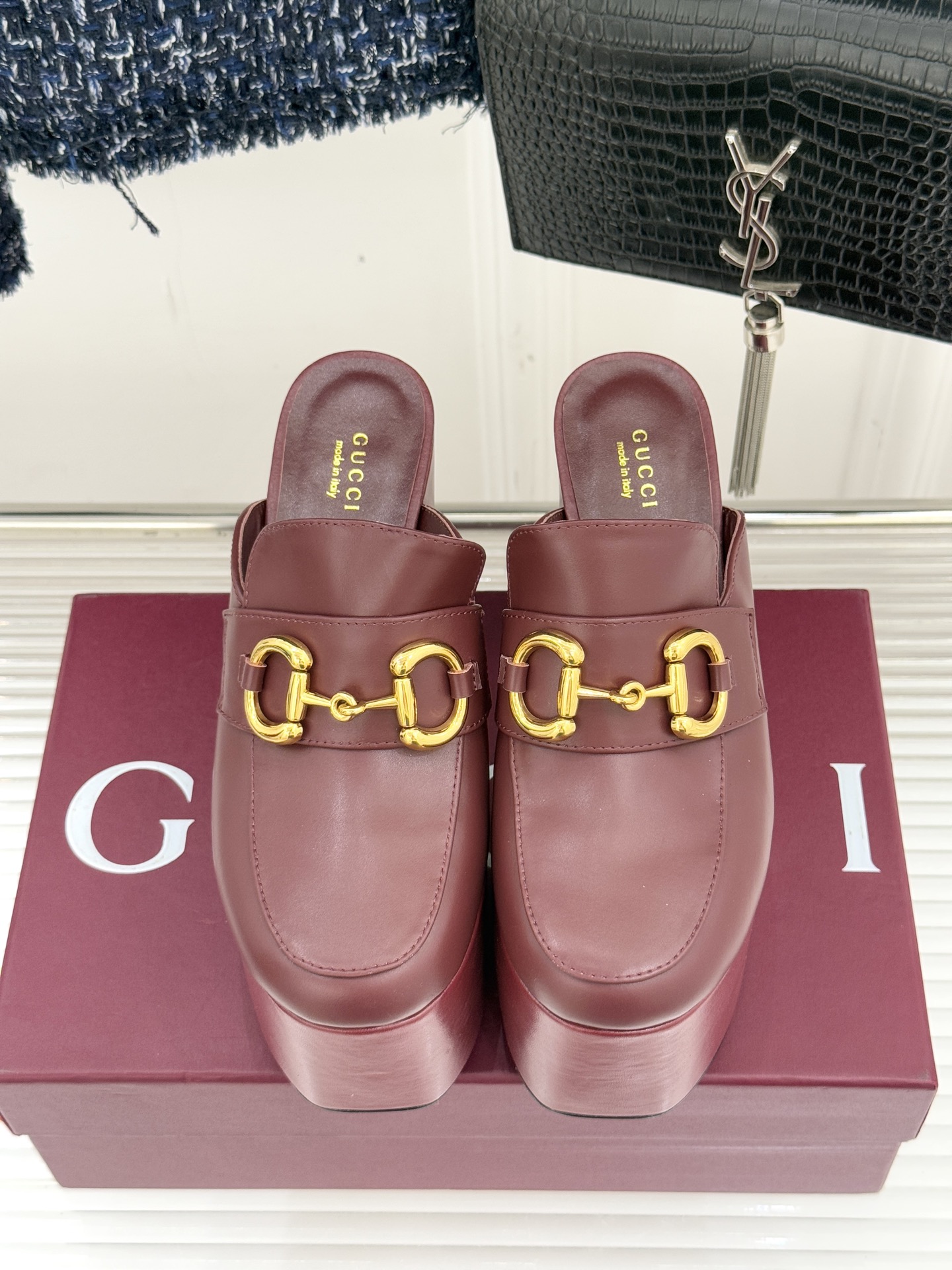 Gucci/古驰25WF新品防水台马衔扣高跟拖鞋承袭品牌马术本源的传奇印记标志性马衔扣以浅金色调闪耀鞋面