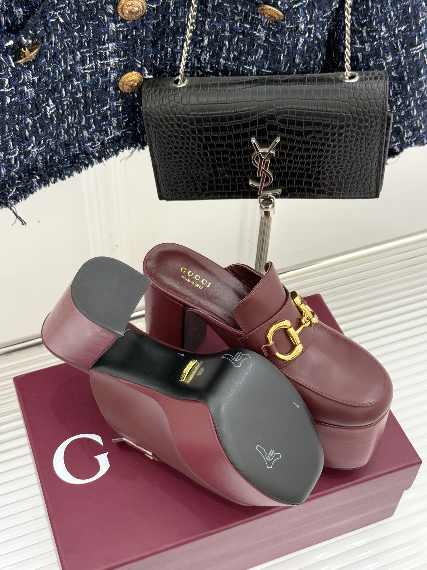 Gucci/古驰25WF新品防水台马衔扣高跟拖鞋承袭品牌马术本源的传奇印记标志性马衔扣以浅金色调闪耀鞋面