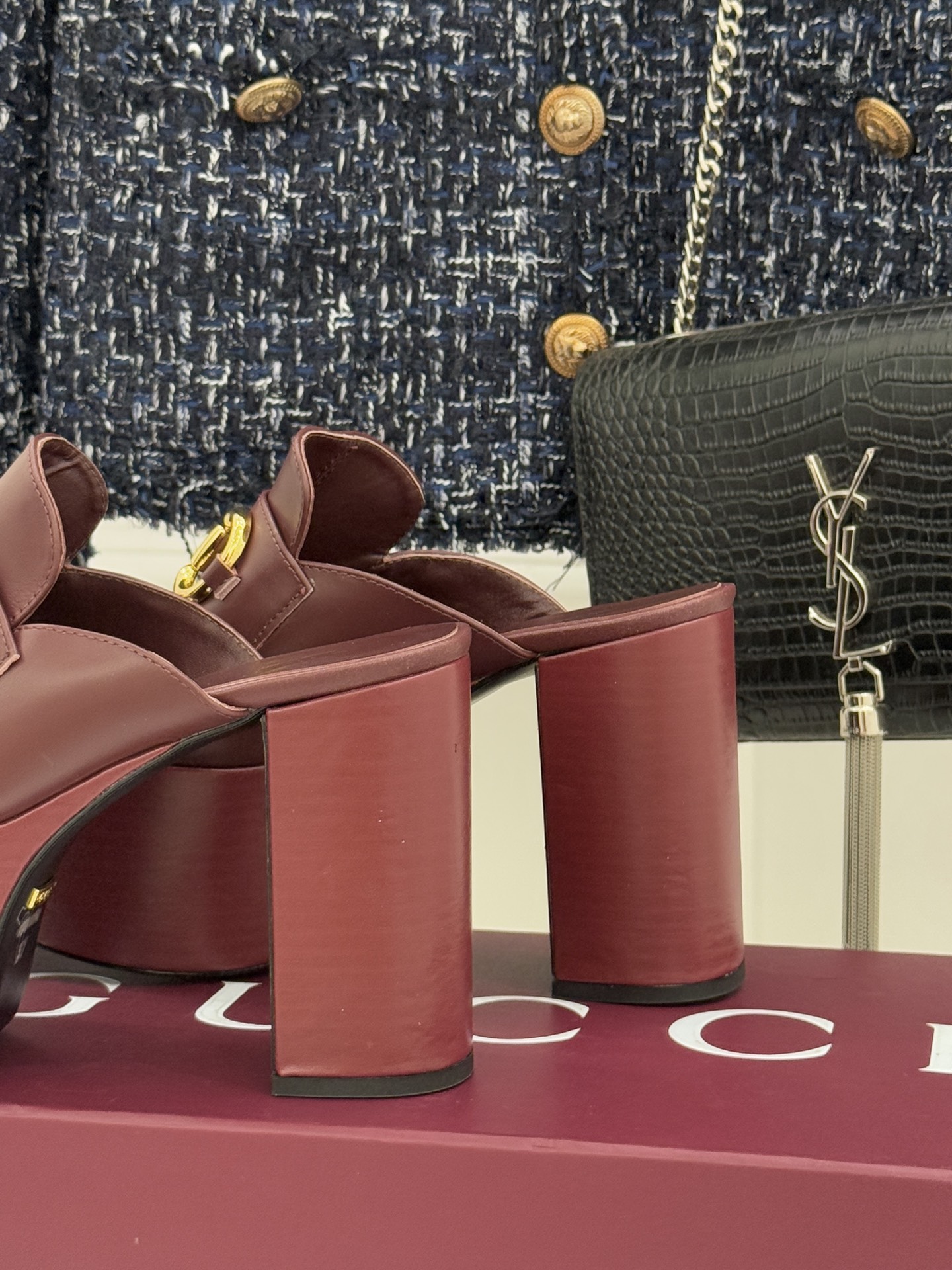 Gucci/古驰25WF新品防水台马衔扣高跟拖鞋承袭品牌马术本源的传奇印记标志性马衔扣以浅金色调闪耀鞋面