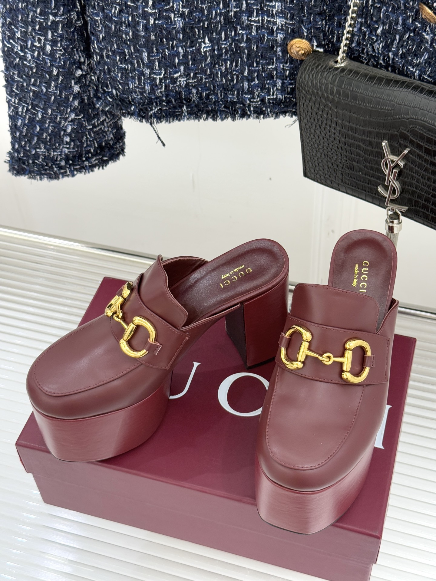 Gucci/古驰25WF新品防水台马衔扣高跟拖鞋承袭品牌马术本源的传奇印记标志性马衔扣以浅金色调闪耀鞋面