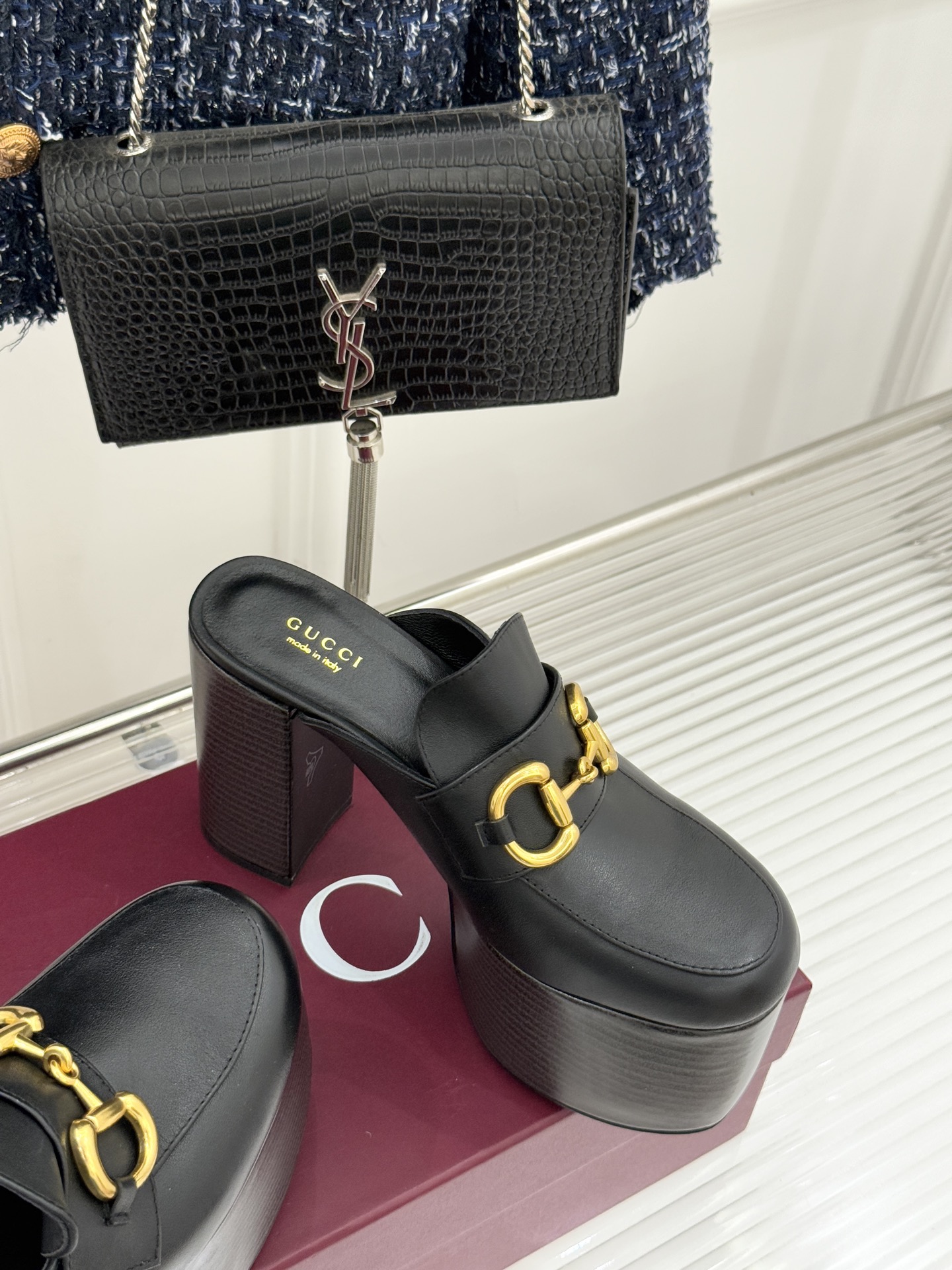 Gucci/古驰25WF新品防水台马衔扣高跟拖鞋承袭品牌马术本源的传奇印记标志性马衔扣以浅金色调闪耀鞋面