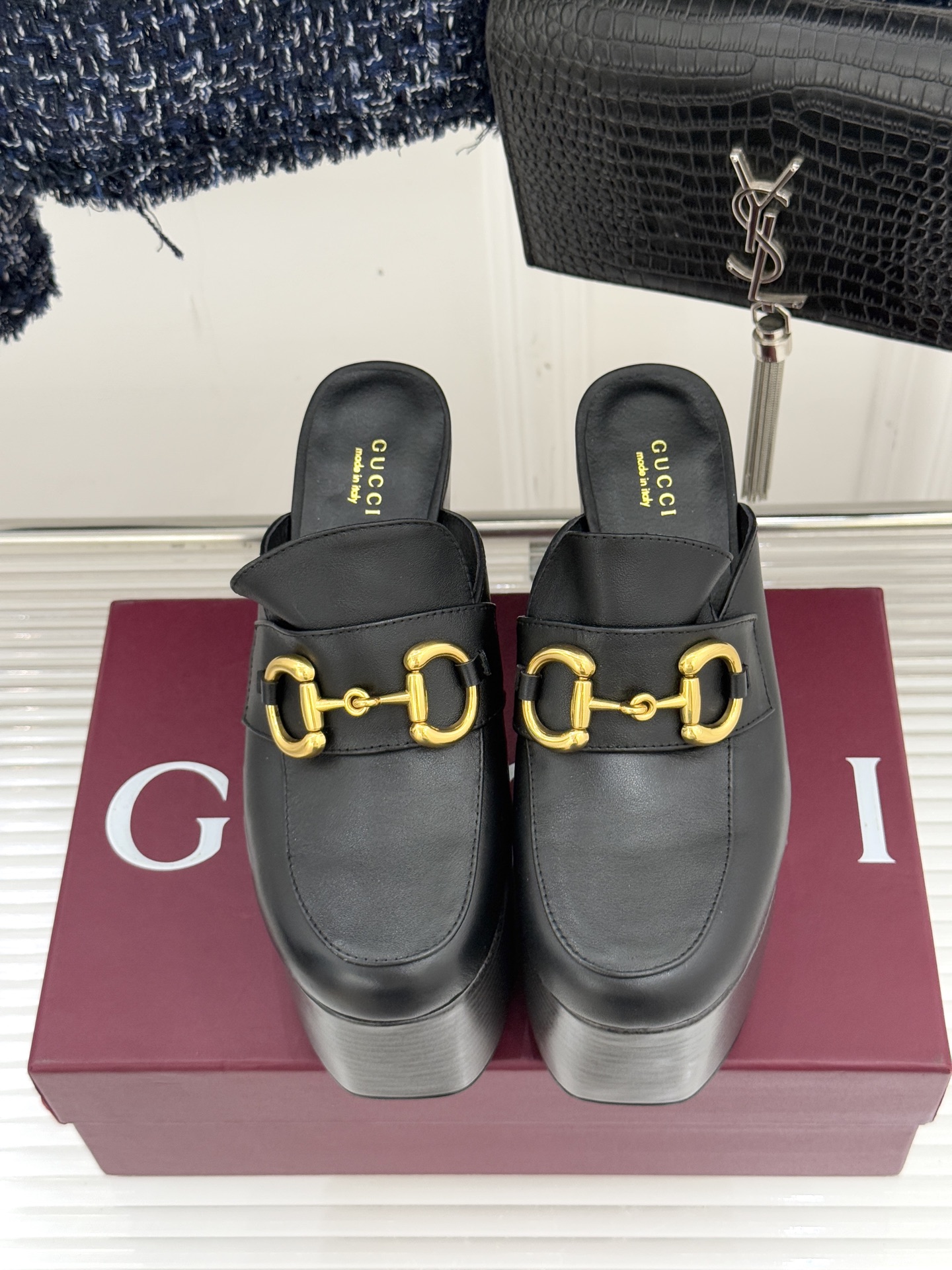 Gucci/古驰25WF新品防水台马衔扣高跟拖鞋承袭品牌马术本源的传奇印记标志性马衔扣以浅金色调闪耀鞋面
