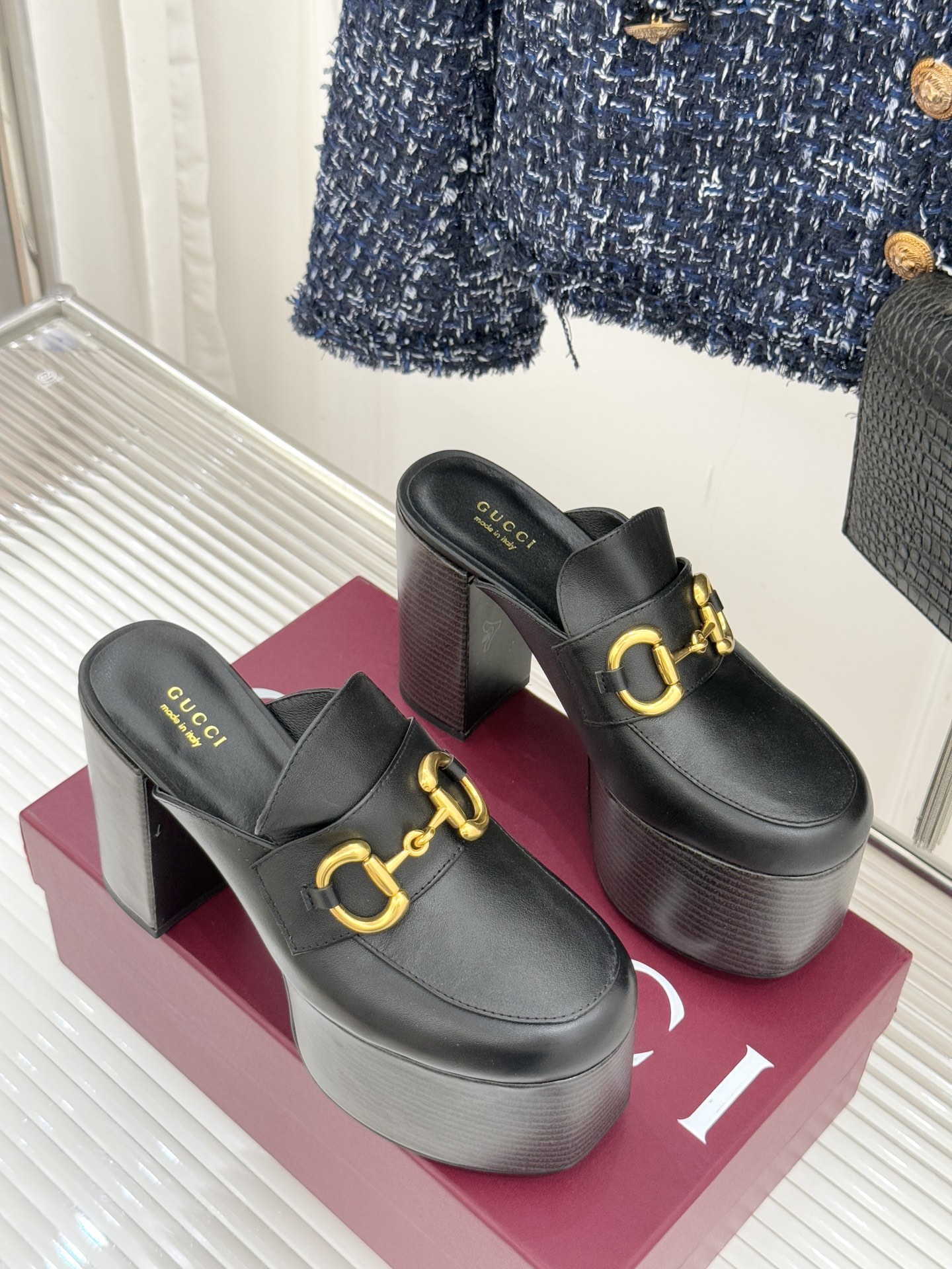 Gucci/古驰25WF新品防水台马衔扣高跟拖鞋承袭品牌马术本源的传奇印记标志性马衔扣以浅金色调闪耀鞋面
