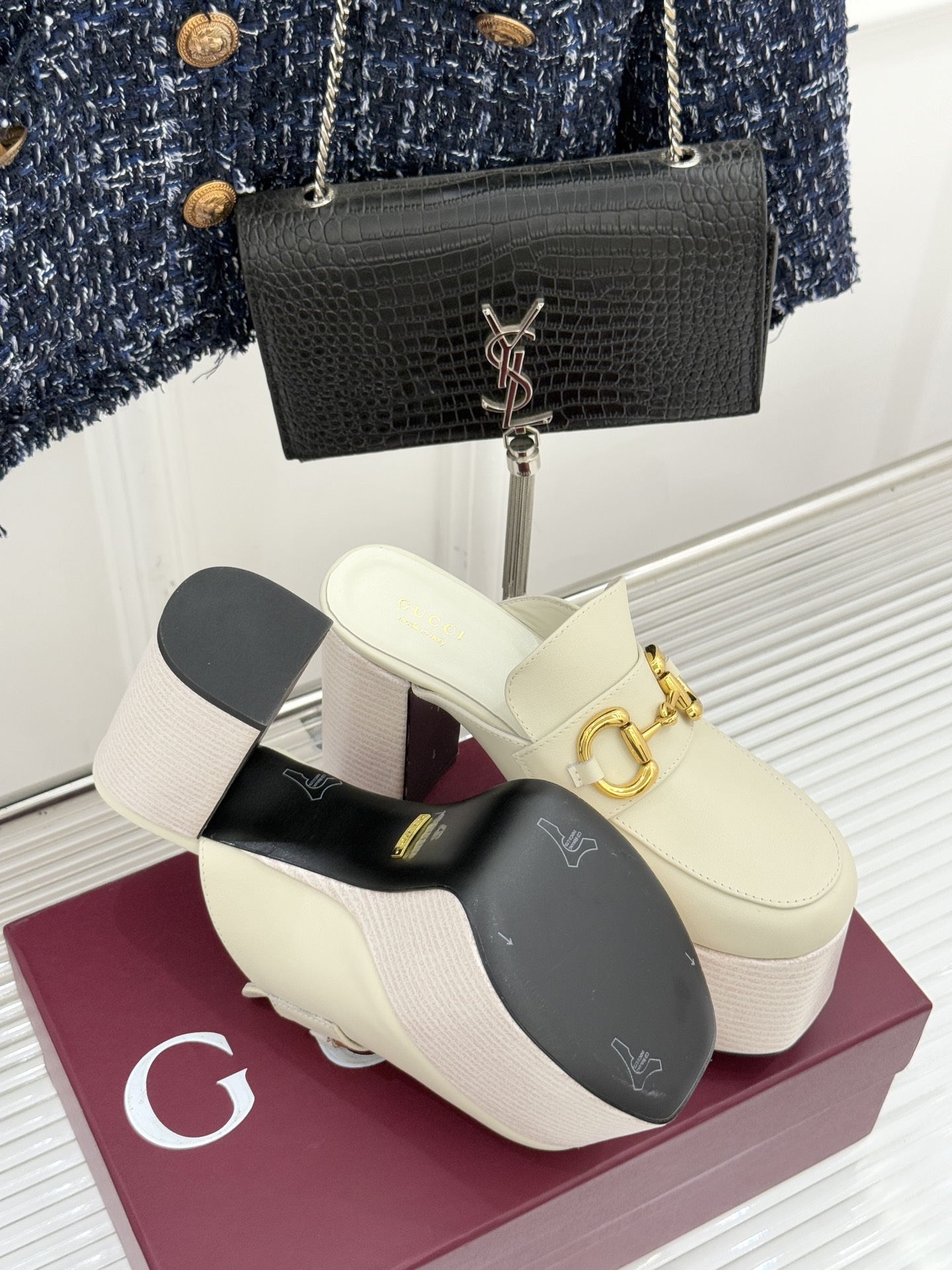 Gucci/古驰25WF新品防水台马衔扣高跟拖鞋承袭品牌马术本源的传奇印记标志性马衔扣以浅金色调闪耀鞋面