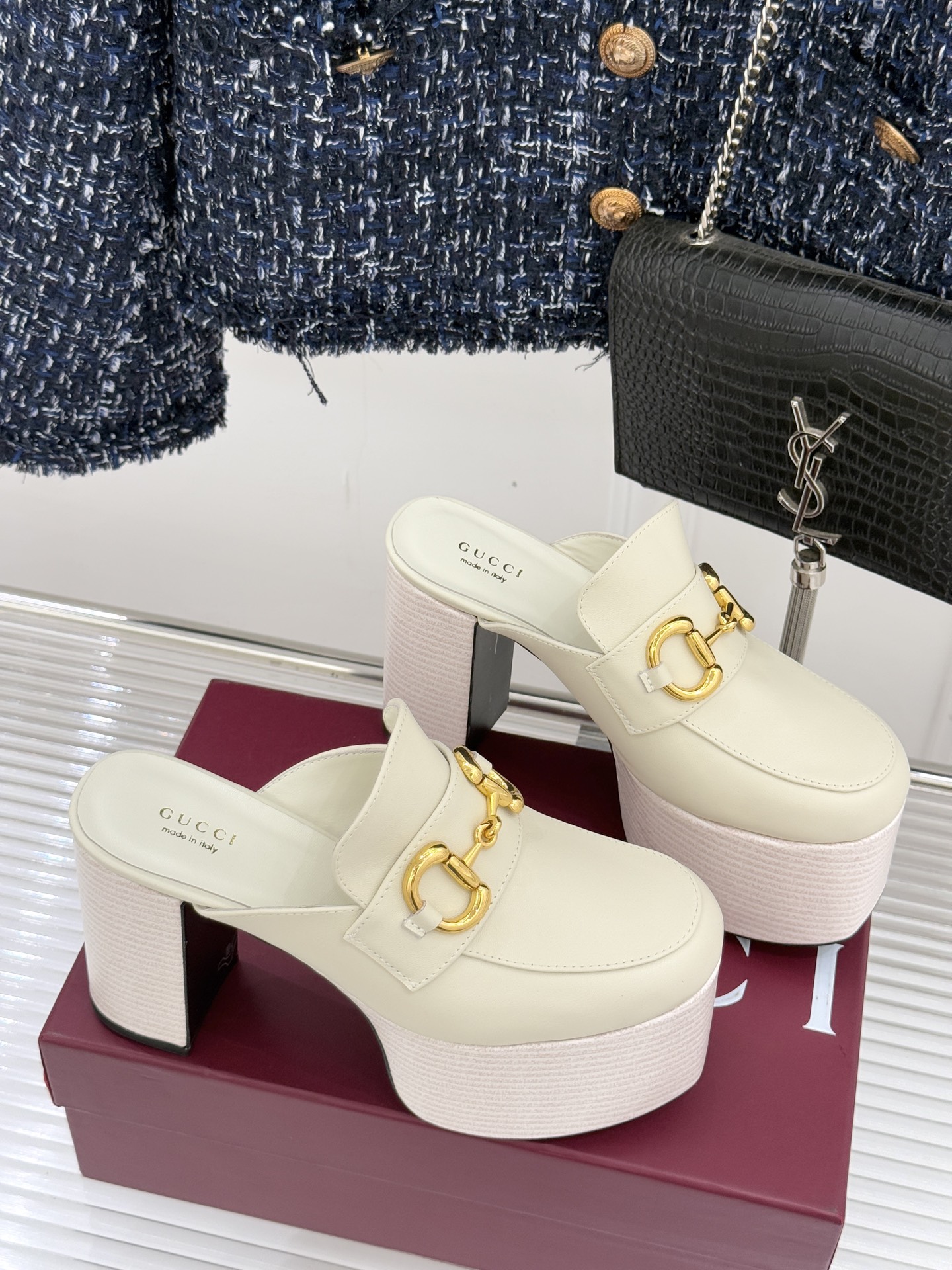 Gucci/古驰25WF新品防水台马衔扣高跟拖鞋承袭品牌马术本源的传奇印记标志性马衔扣以浅金色调闪耀鞋面