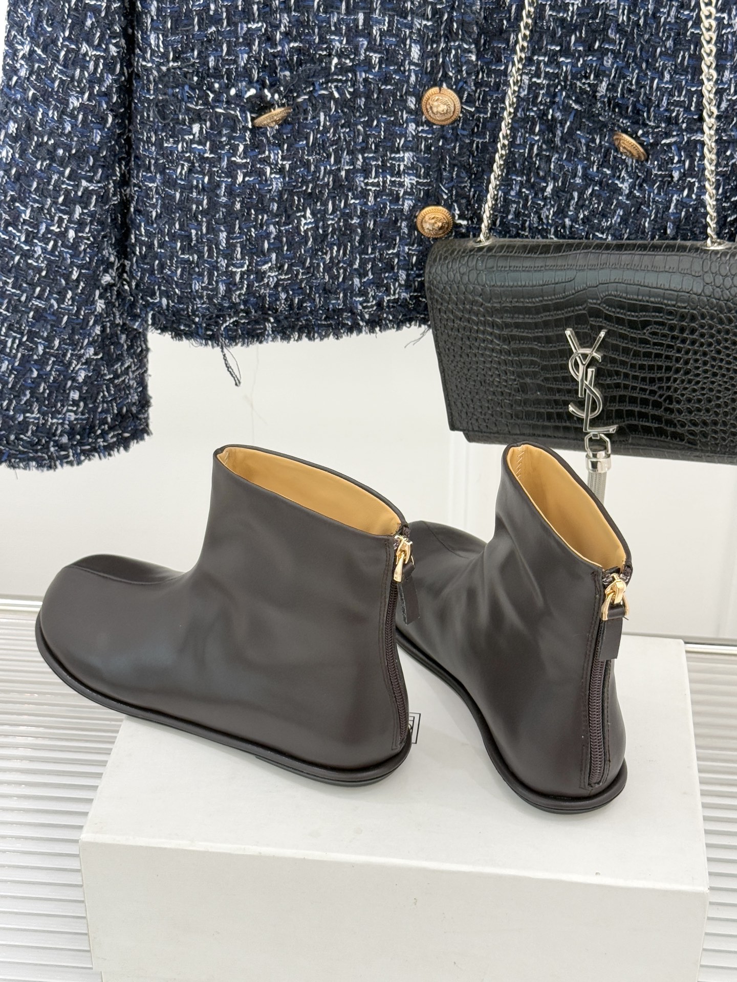 The row 25WF秋冬新品复古平底短靴极简主义的设计风格上脚超级显瘦又舒适日常随心搭配裙子 裤子 