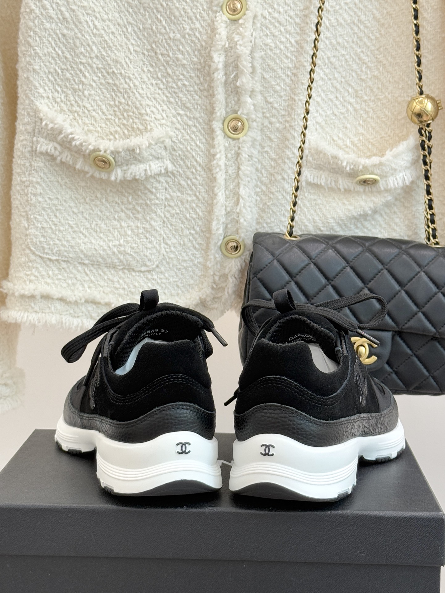 CHANE* ｜小香25A新品运动鞋时尚圈又双叒被香奈儿拿捏住了！就成了各路时髦精的心头好标志性的双C标