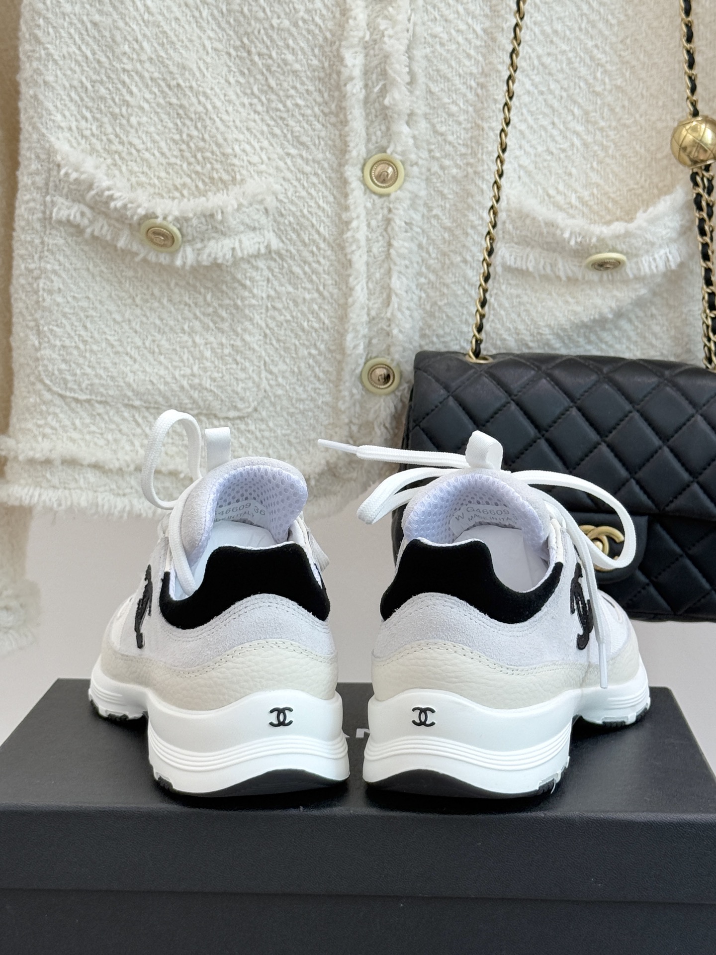 CHANE* ｜小香25A新品运动鞋时尚圈又双叒被香奈儿拿捏住了！就成了各路时髦精的心头好标志性的双C标