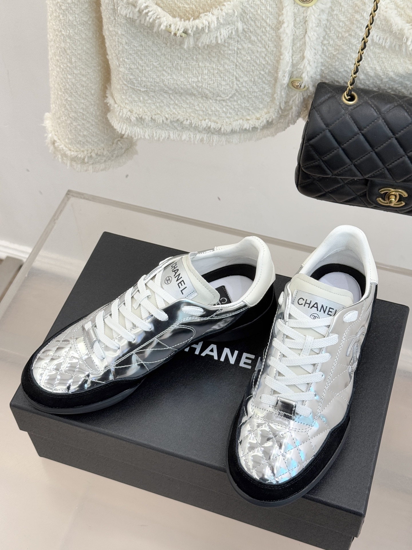 CHANE*｜小香经典菱格复古休闲鞋运动鞋⚠️经典菱格羊皮与复古结合鞋型要比其它运动鞋更秀气大大的鞋舌是