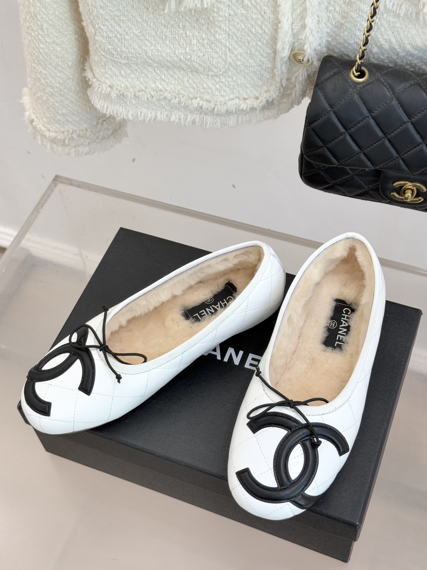 CHANE*｜小香经典中古羊毛菱格蝴蝶结芭蕾舞鞋当菱格纹的密码邂逅芭蕾的灵动这双单鞋便成了穿越时光的优雅