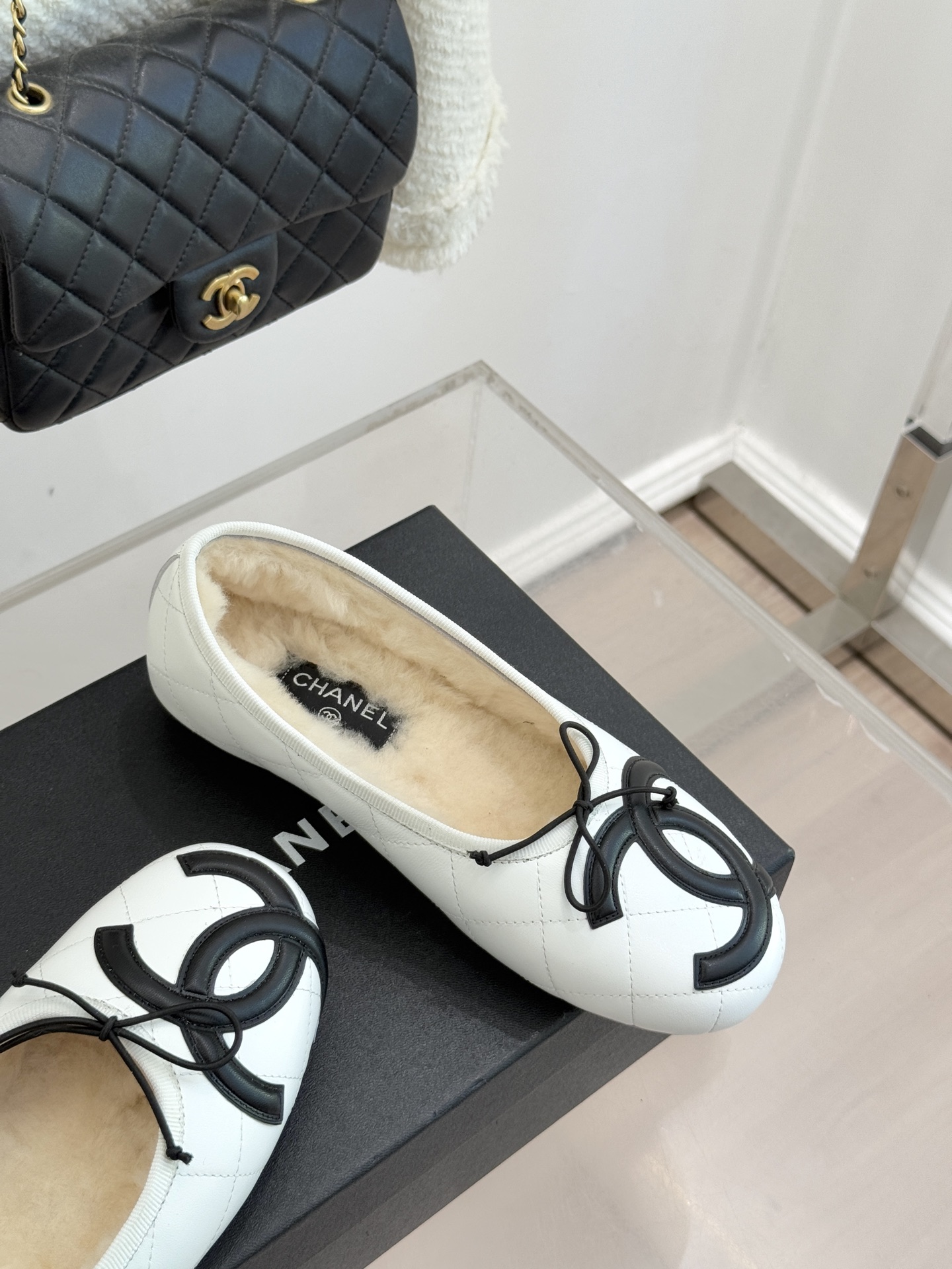 CHANE*｜小香经典中古羊毛菱格蝴蝶结芭蕾舞鞋当菱格纹的密码邂逅芭蕾的灵动这双单鞋便成了穿越时光的优雅