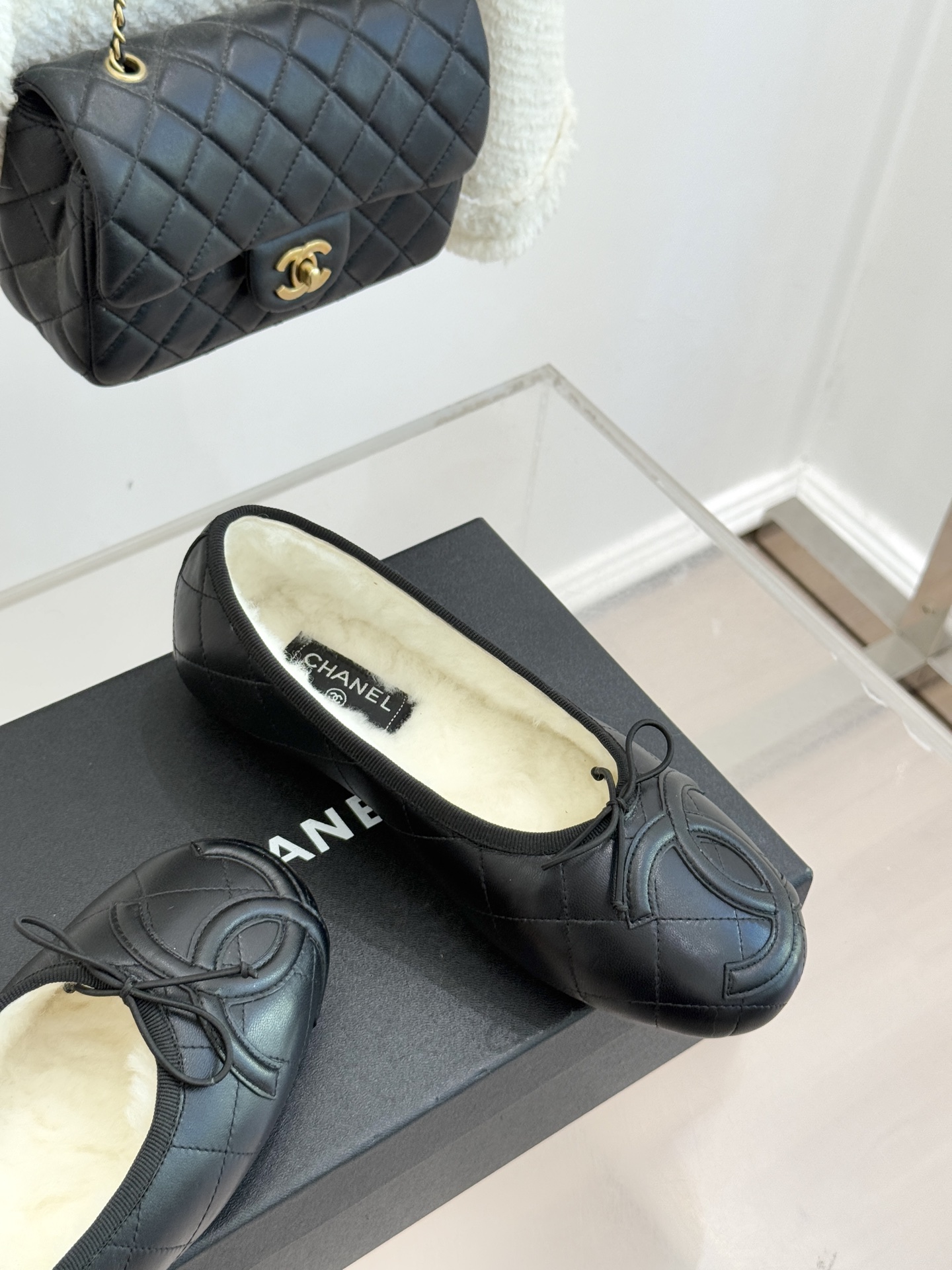 CHANE*｜小香经典中古羊毛菱格蝴蝶结芭蕾舞鞋当菱格纹的密码邂逅芭蕾的灵动这双单鞋便成了穿越时光的优雅