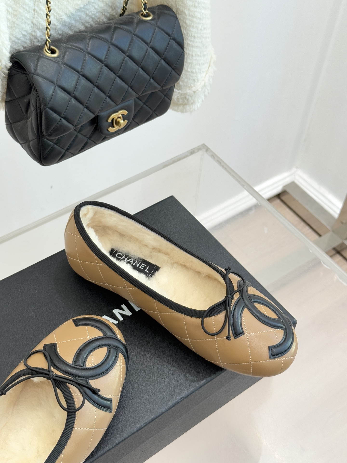 CHANE*｜小香经典中古羊毛菱格蝴蝶结芭蕾舞鞋当菱格纹的密码邂逅芭蕾的灵动这双单鞋便成了穿越时光的优雅