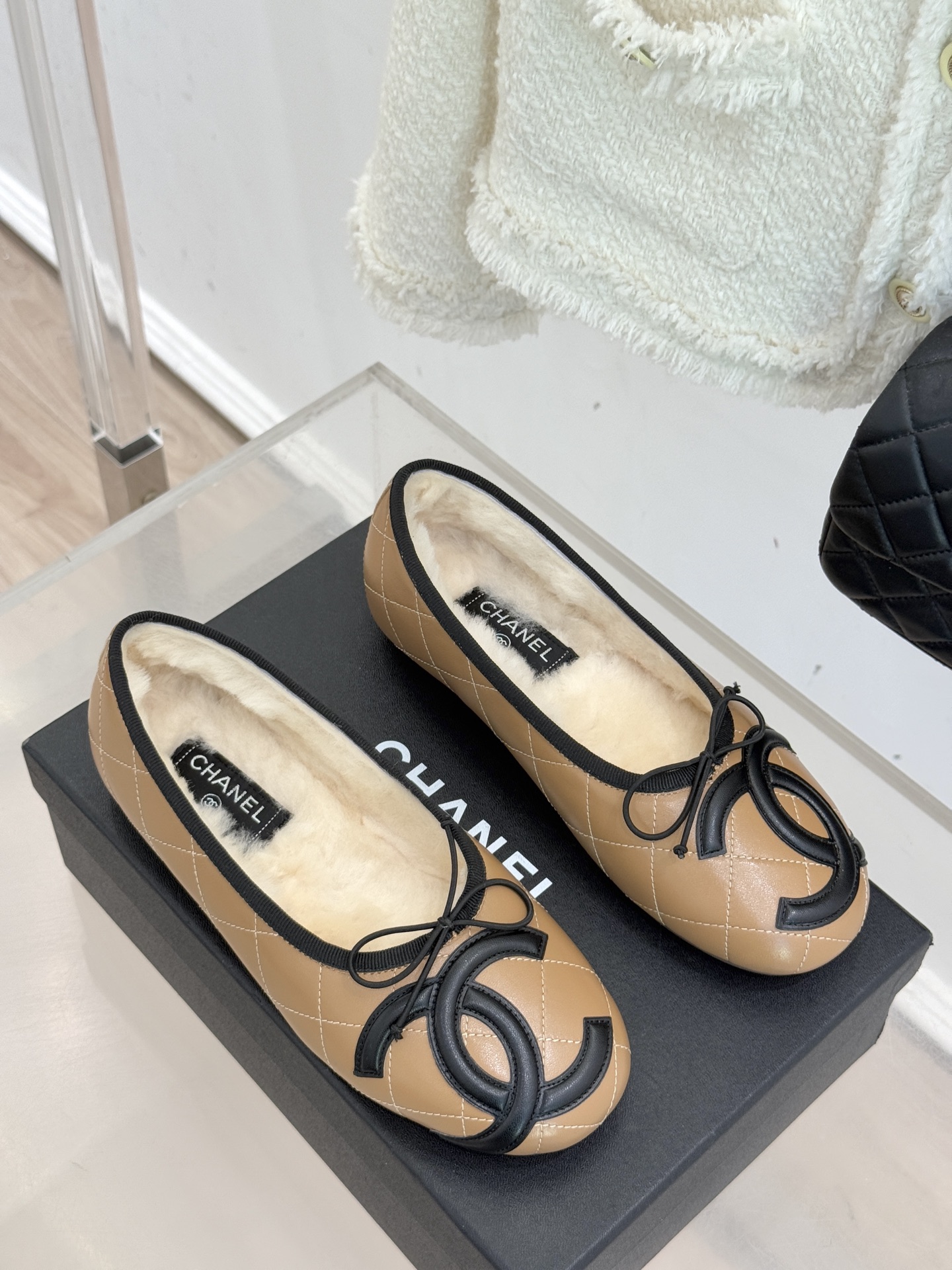 CHANE*｜小香经典中古羊毛菱格蝴蝶结芭蕾舞鞋当菱格纹的密码邂逅芭蕾的灵动这双单鞋便成了穿越时光的优雅