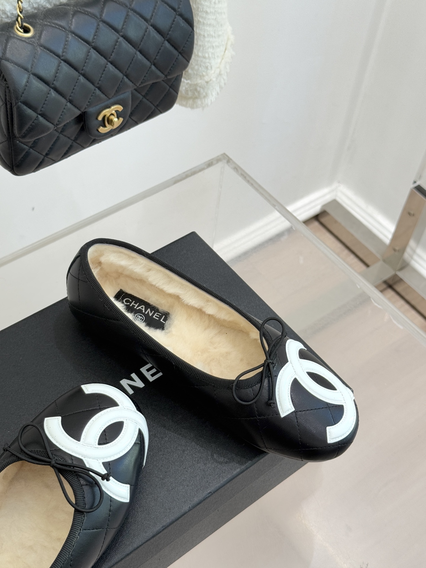 CHANE*｜小香经典中古羊毛菱格蝴蝶结芭蕾舞鞋当菱格纹的密码邂逅芭蕾的灵动这双单鞋便成了穿越时光的优雅