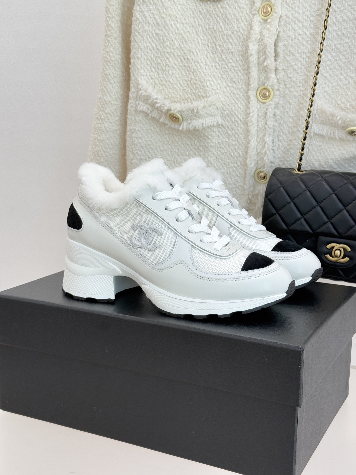 CHANE*｜小香25k双C熊猫羊毛粗跟高跟运动鞋老爹鞋当小香创新语言碰撞老爹鞋的复古浪潮这双运动鞋以标