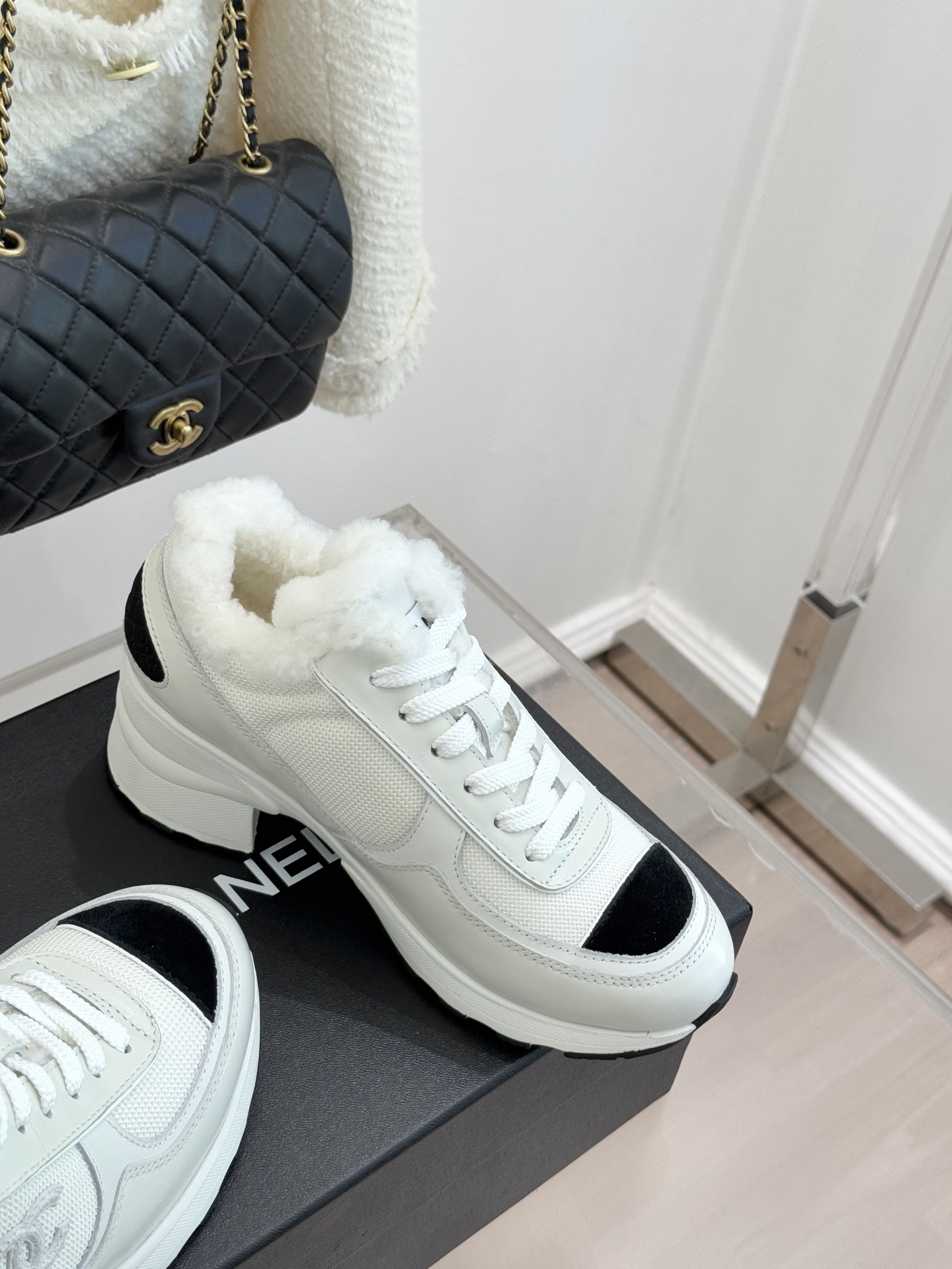 CHANE*｜小香25k双C熊猫羊毛粗跟高跟运动鞋老爹鞋当小香创新语言碰撞老爹鞋的复古浪潮这双运动鞋以标