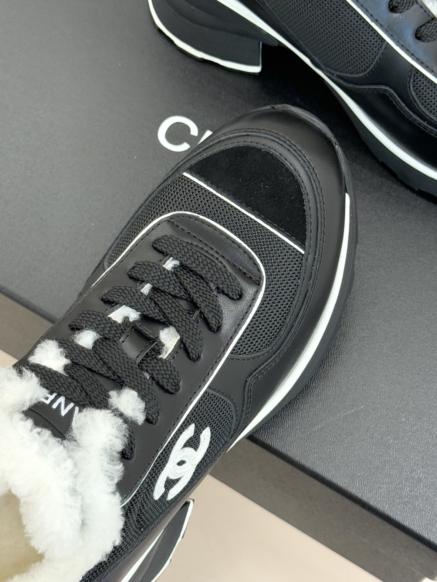 CHANE*｜小香25k双C熊猫羊毛粗跟高跟运动鞋老爹鞋当小香创新语言碰撞老爹鞋的复古浪潮这双运动鞋以标