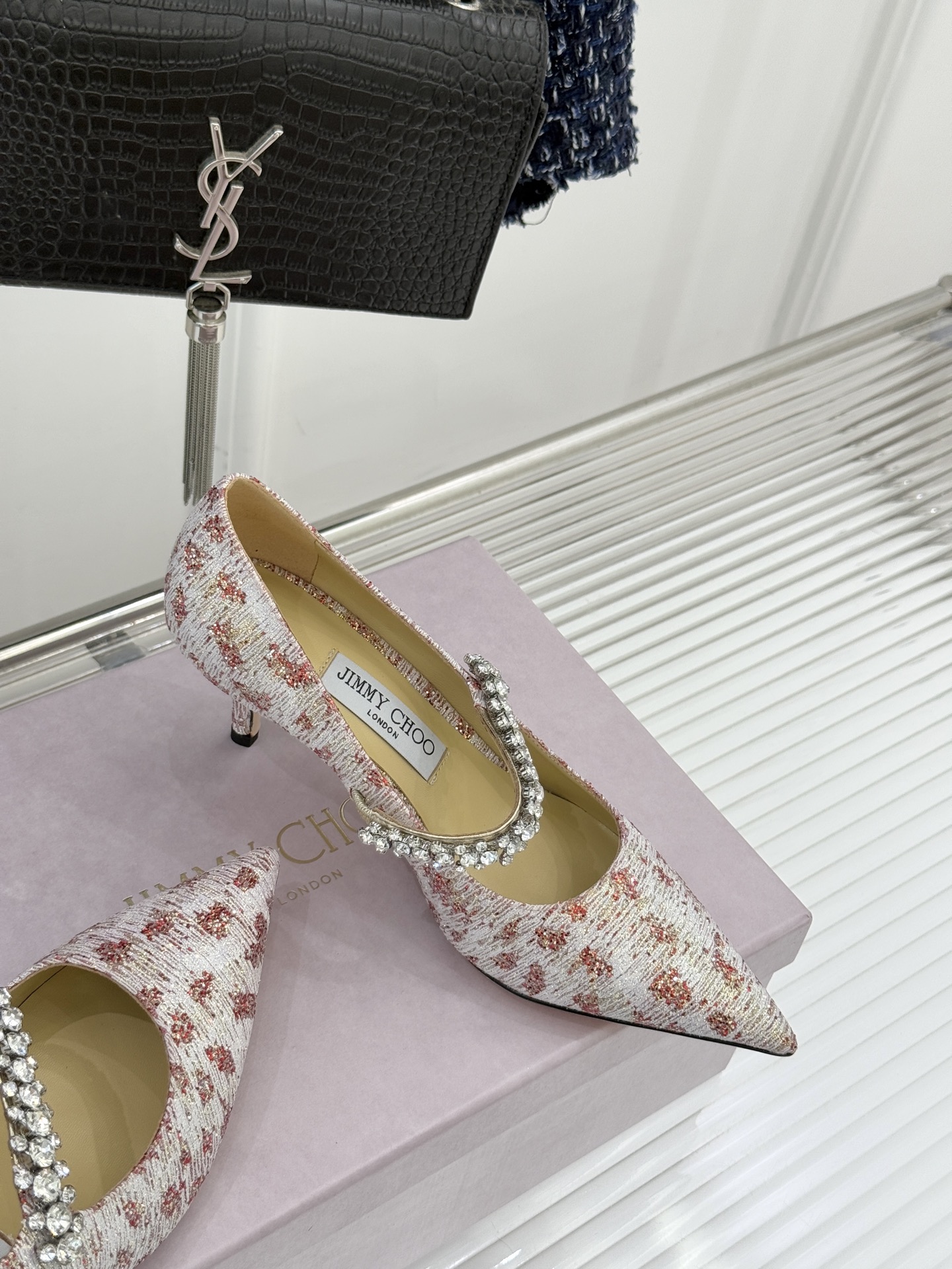 Jimmy Choo/吉米周经典钻石链条尖头高跟鞋超绝的水晶鞋 美到移不开视线鞋型做的非常秀气 不会过分