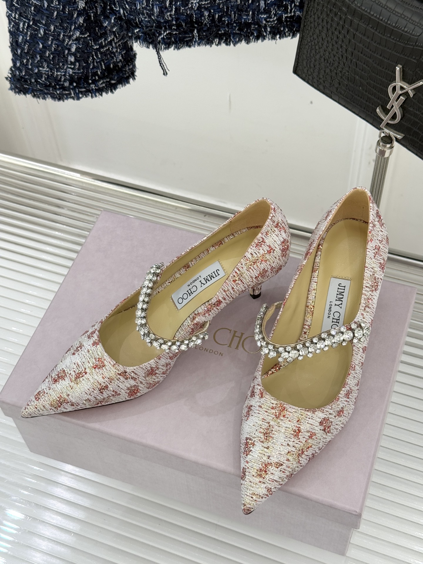 Jimmy Choo/吉米周经典钻石链条尖头高跟鞋超绝的水晶鞋 美到移不开视线鞋型做的非常秀气 不会过分