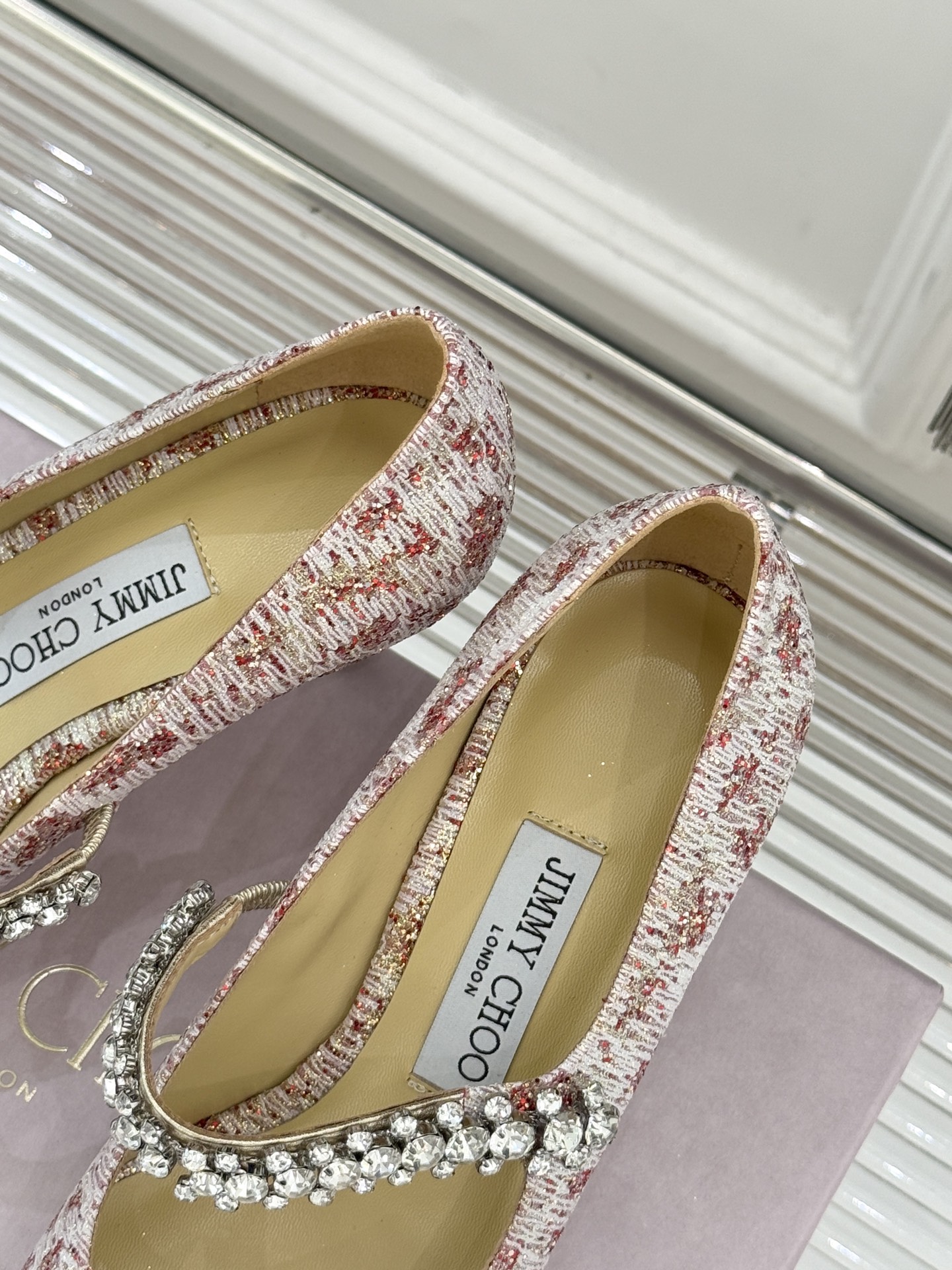 Jimmy Choo/吉米周经典钻石链条尖头高跟鞋超绝的水晶鞋 美到移不开视线鞋型做的非常秀气 不会过分