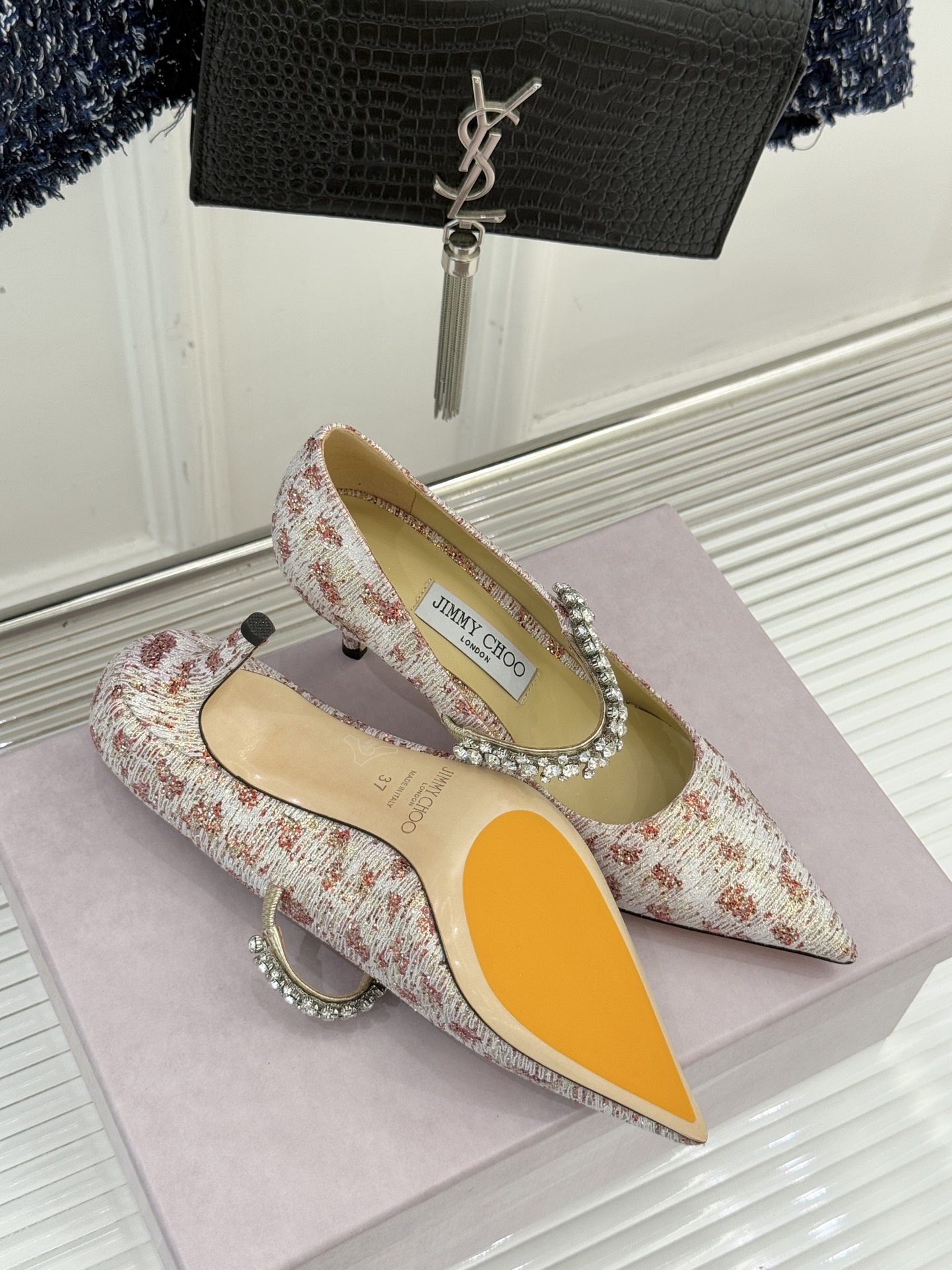 Jimmy Choo/吉米周经典钻石链条尖头高跟鞋超绝的水晶鞋 美到移不开视线鞋型做的非常秀气 不会过分