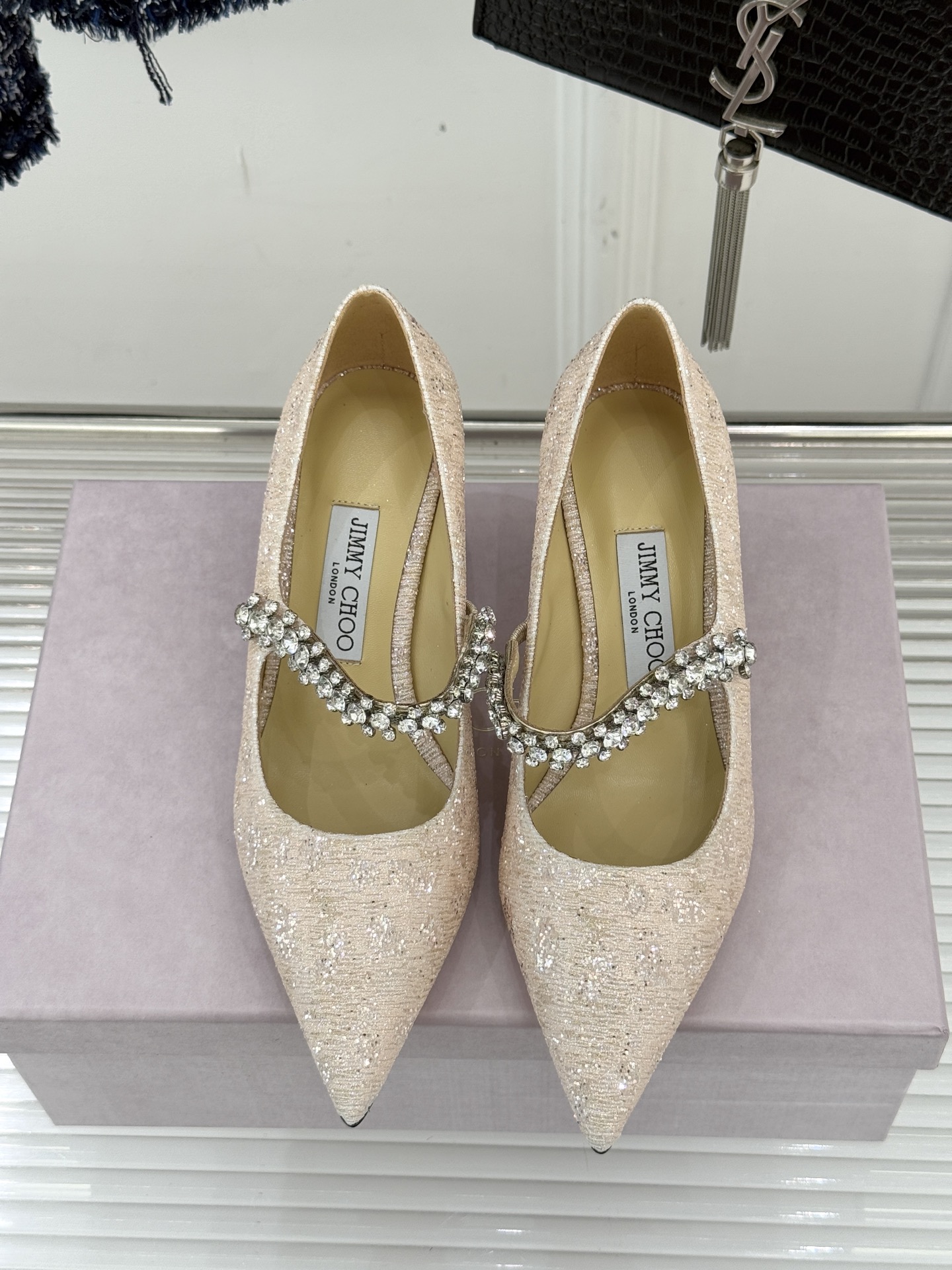 Jimmy Choo/吉米周经典钻石链条尖头高跟鞋超绝的水晶鞋 美到移不开视线鞋型做的非常秀气 不会过分