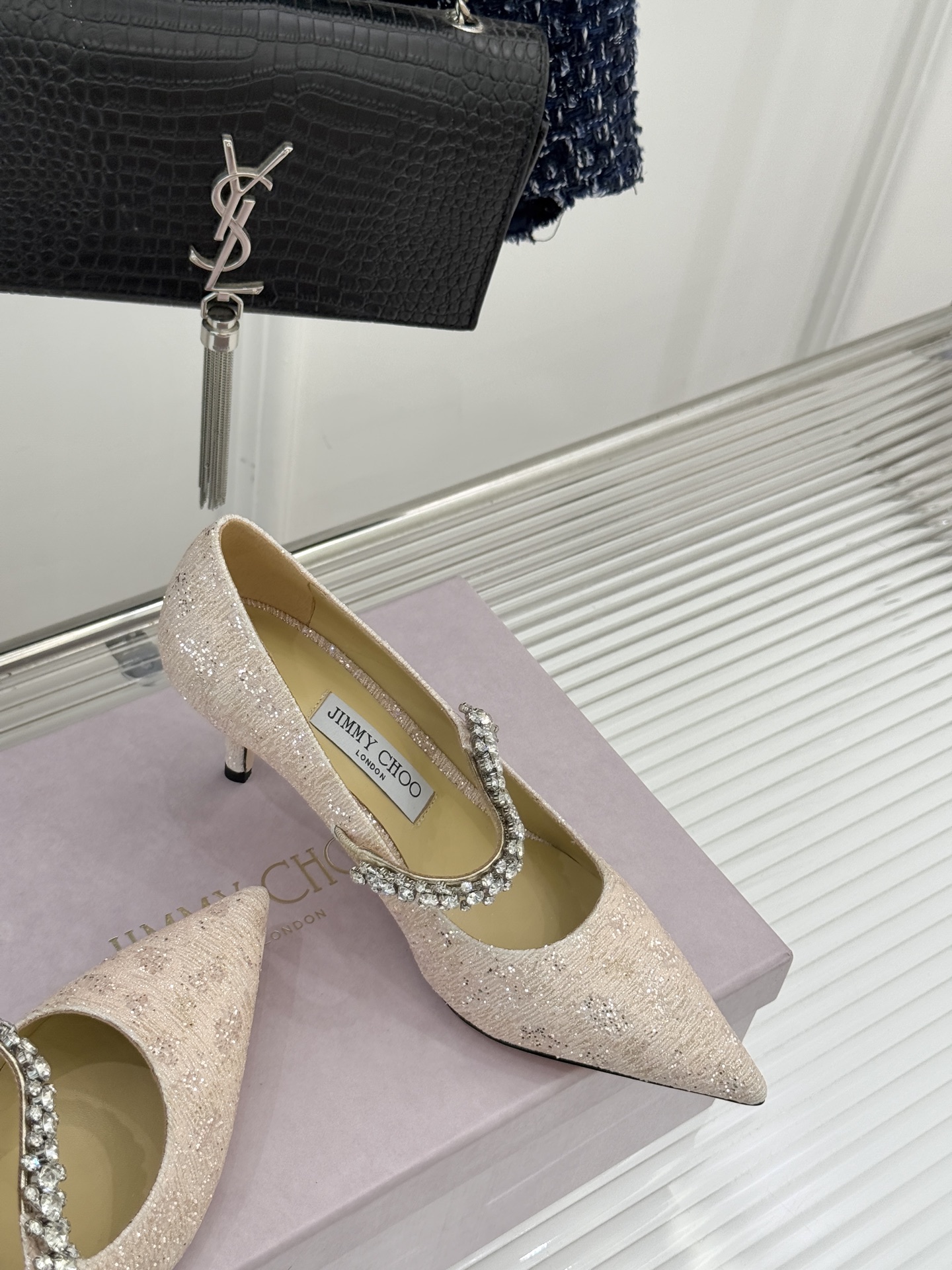 Jimmy Choo/吉米周经典钻石链条尖头高跟鞋超绝的水晶鞋 美到移不开视线鞋型做的非常秀气 不会过分