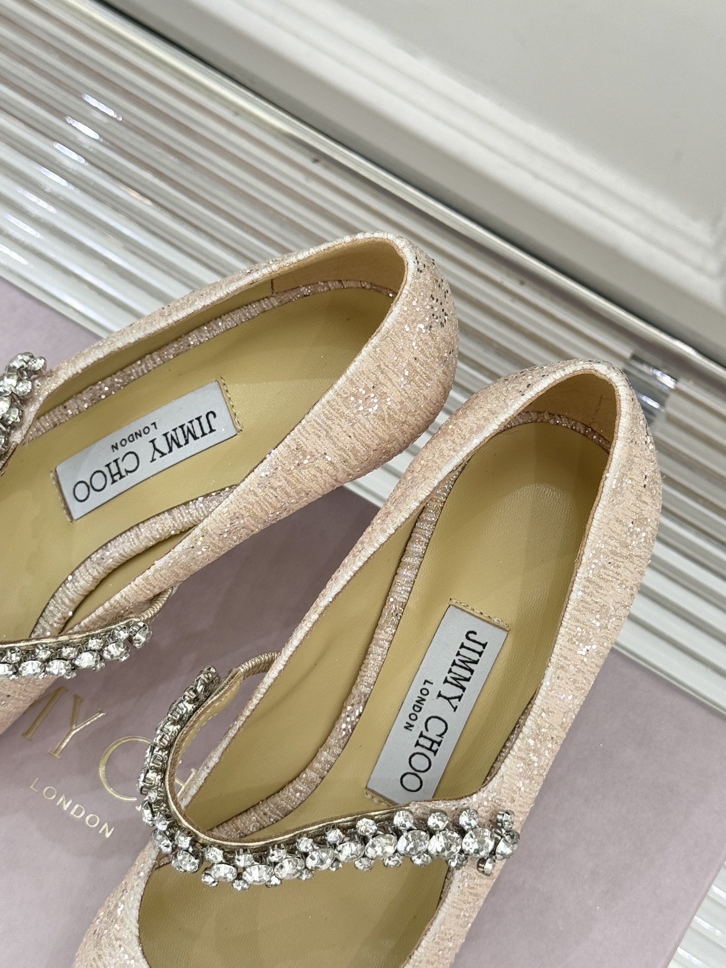 Jimmy Choo/吉米周经典钻石链条尖头高跟鞋超绝的水晶鞋 美到移不开视线鞋型做的非常秀气 不会过分