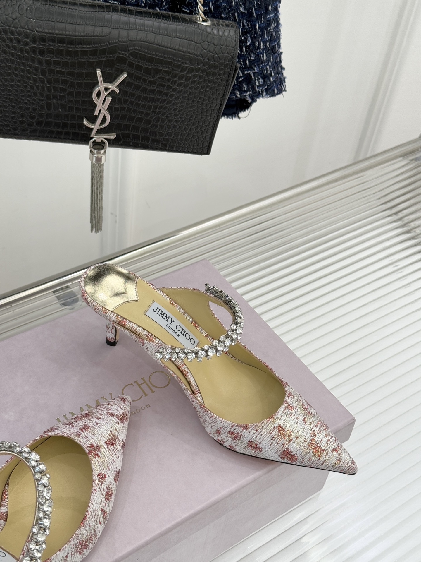 Jimmy Choo/吉米周经典钻石链条尖头高跟鞋超绝的水晶鞋 美到移不开视线鞋型做的非常秀气 不会过分