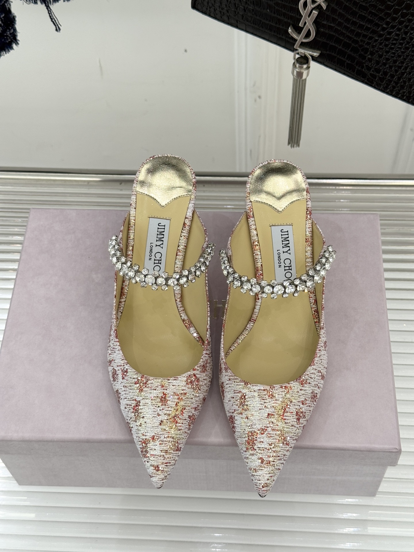 Jimmy Choo/吉米周经典钻石链条尖头高跟鞋超绝的水晶鞋 美到移不开视线鞋型做的非常秀气 不会过分