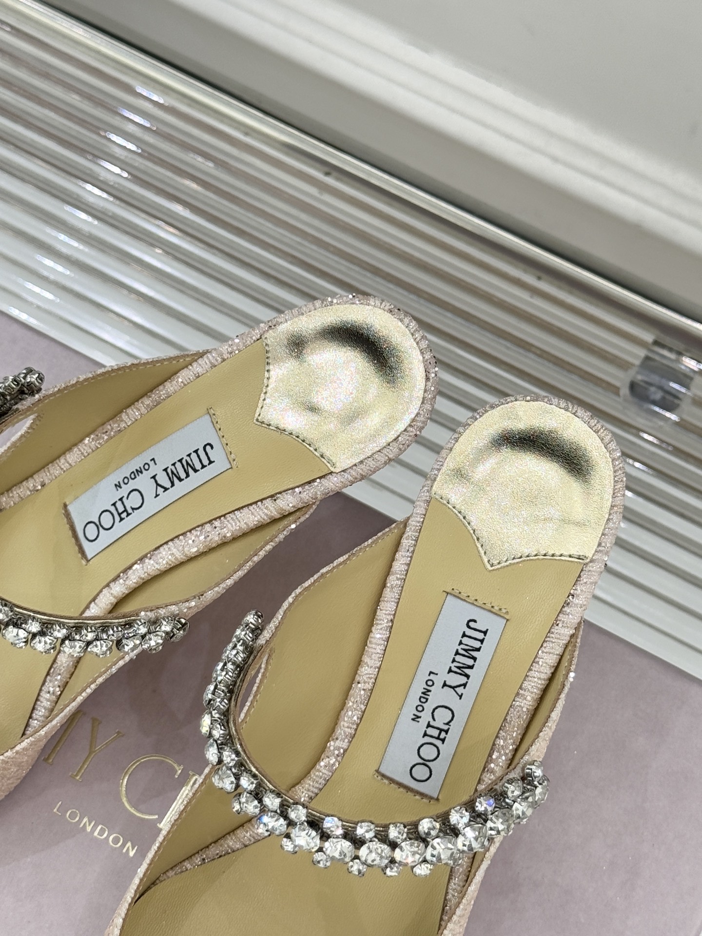 Jimmy Choo/吉米周经典钻石链条尖头高跟鞋超绝的水晶鞋 美到移不开视线鞋型做的非常秀气 不会过分