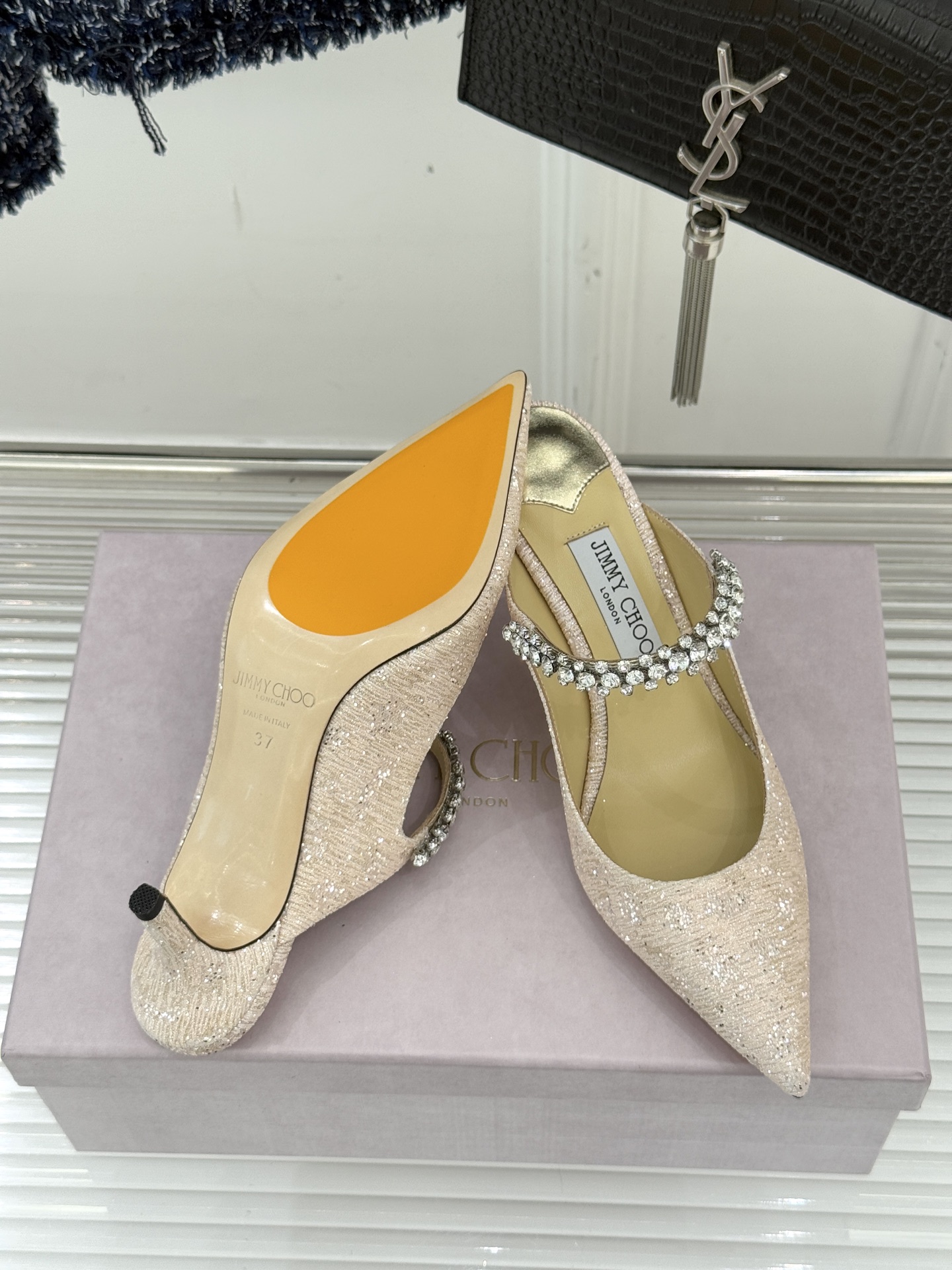 Jimmy Choo/吉米周经典钻石链条尖头高跟鞋超绝的水晶鞋 美到移不开视线鞋型做的非常秀气 不会过分