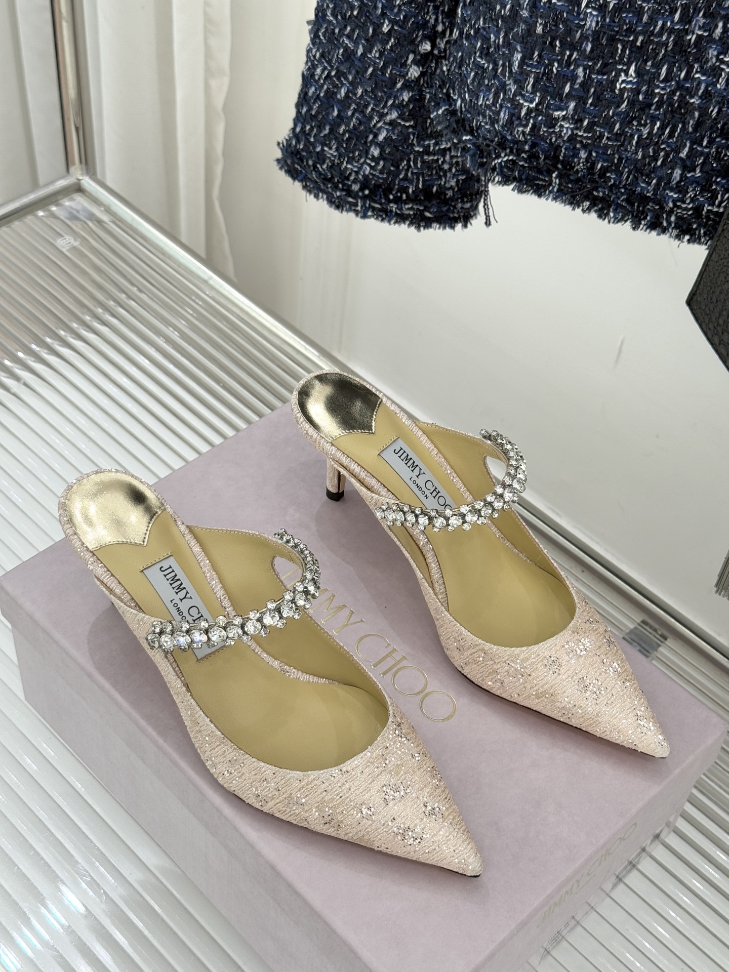 Jimmy Choo/吉米周经典钻石链条尖头高跟鞋超绝的水晶鞋 美到移不开视线鞋型做的非常秀气 不会过分
