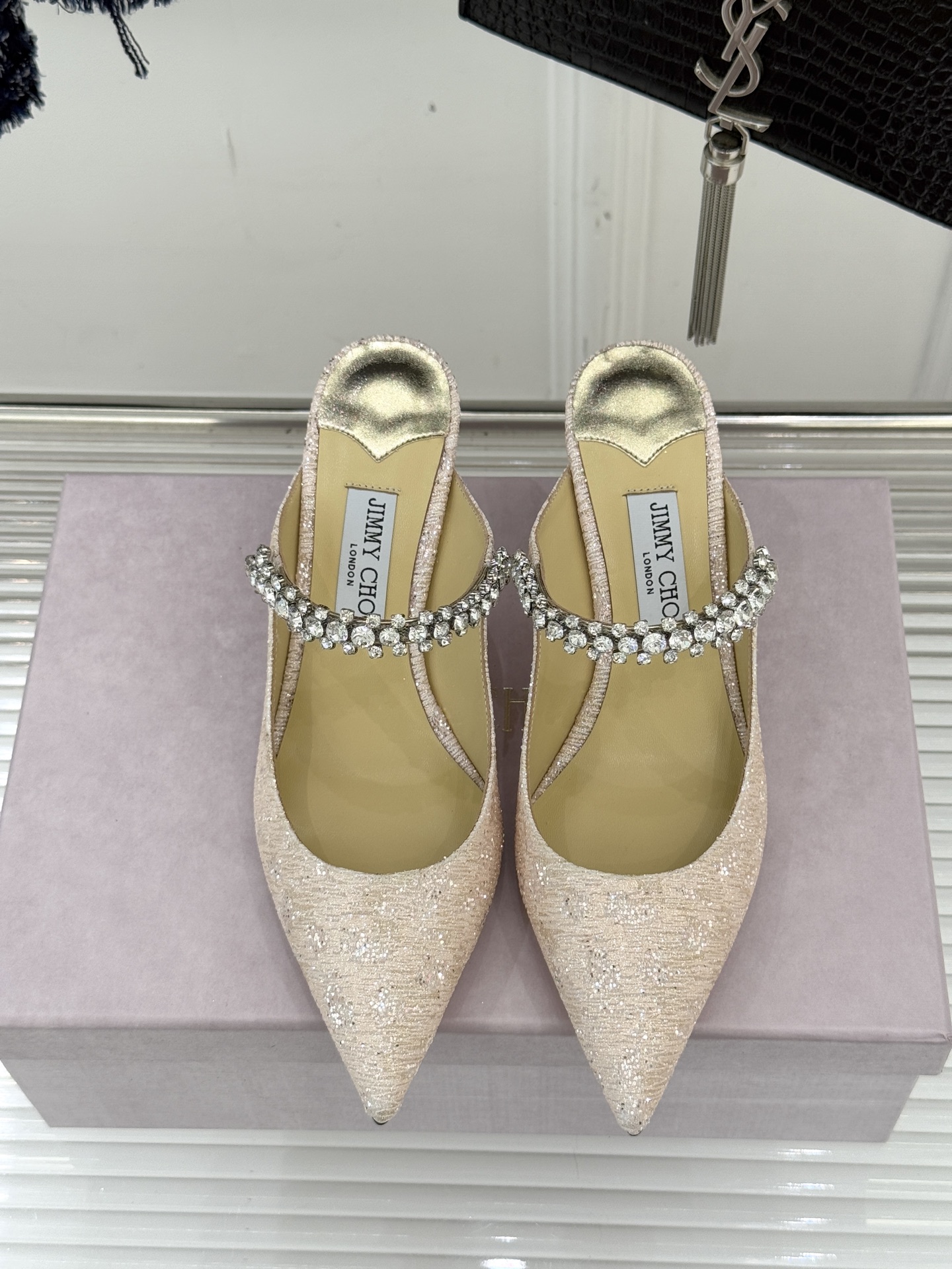 Jimmy Choo/吉米周经典钻石链条尖头高跟鞋超绝的水晶鞋 美到移不开视线鞋型做的非常秀气 不会过分